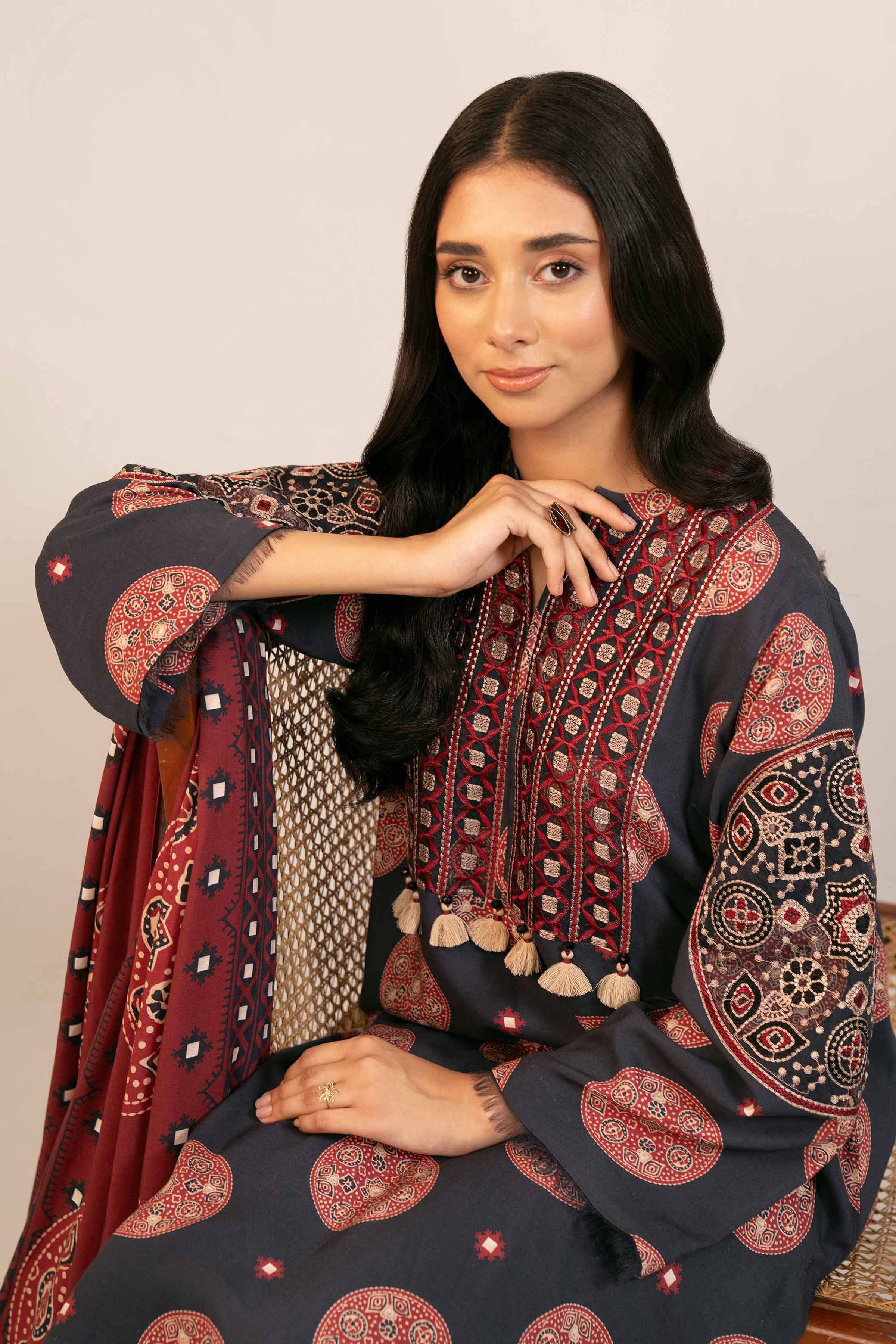 3 Piece - Printed Embroidered Suit - 42404102 - Image 2