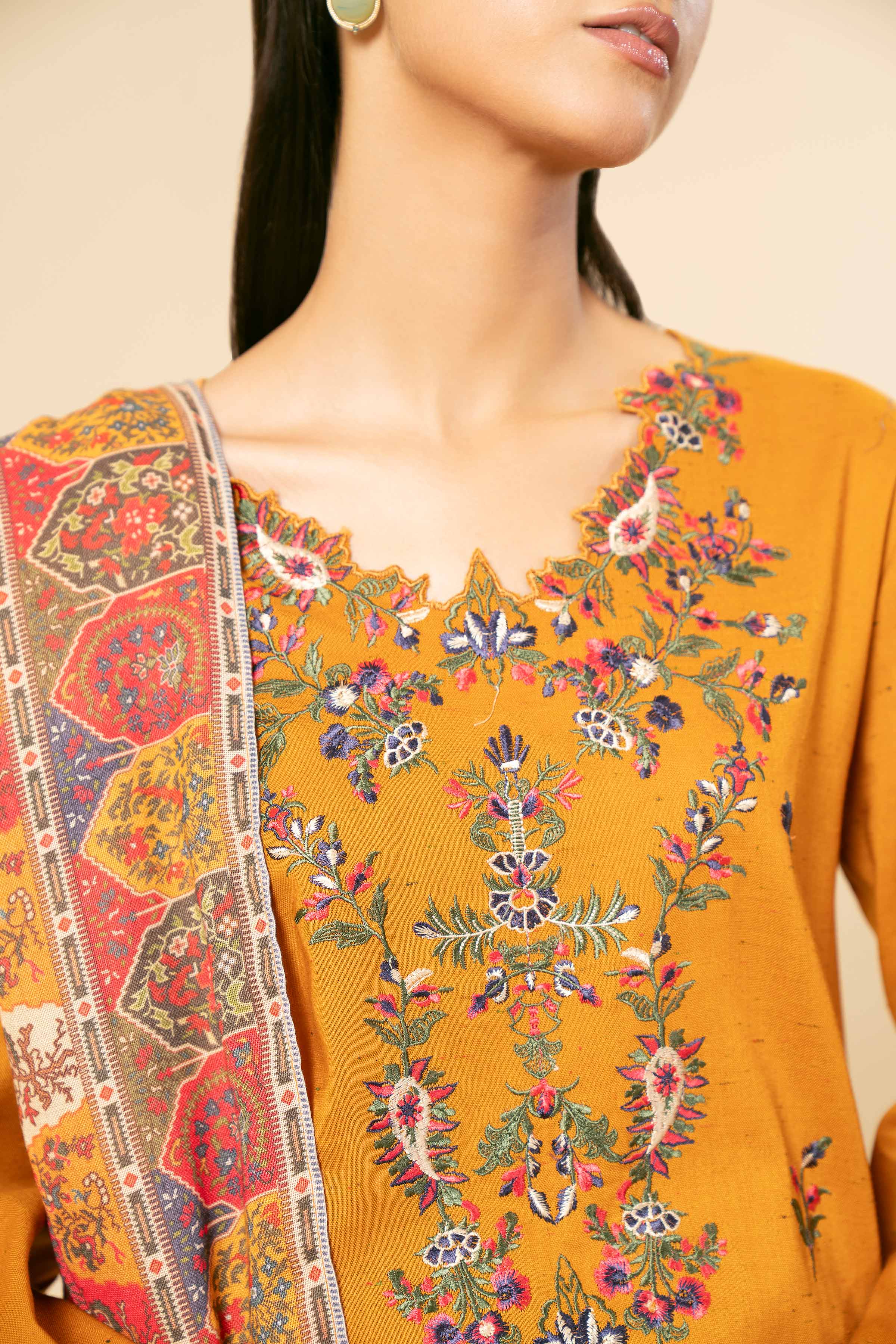 3 Piece - Embroidered Suit - 42404243 - Image 4