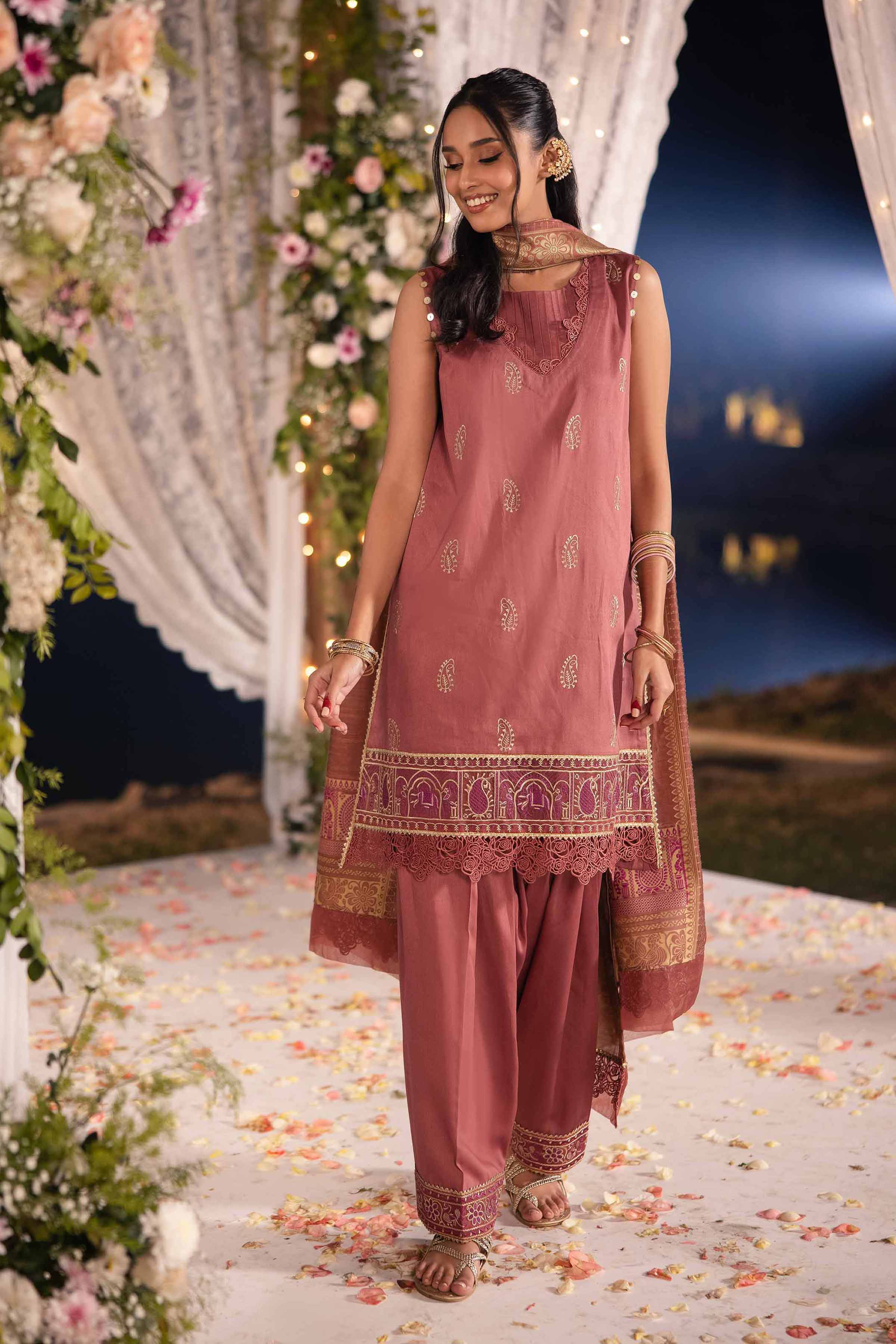 3 Piece - Embroidered Suit - 42501387 - Image 2