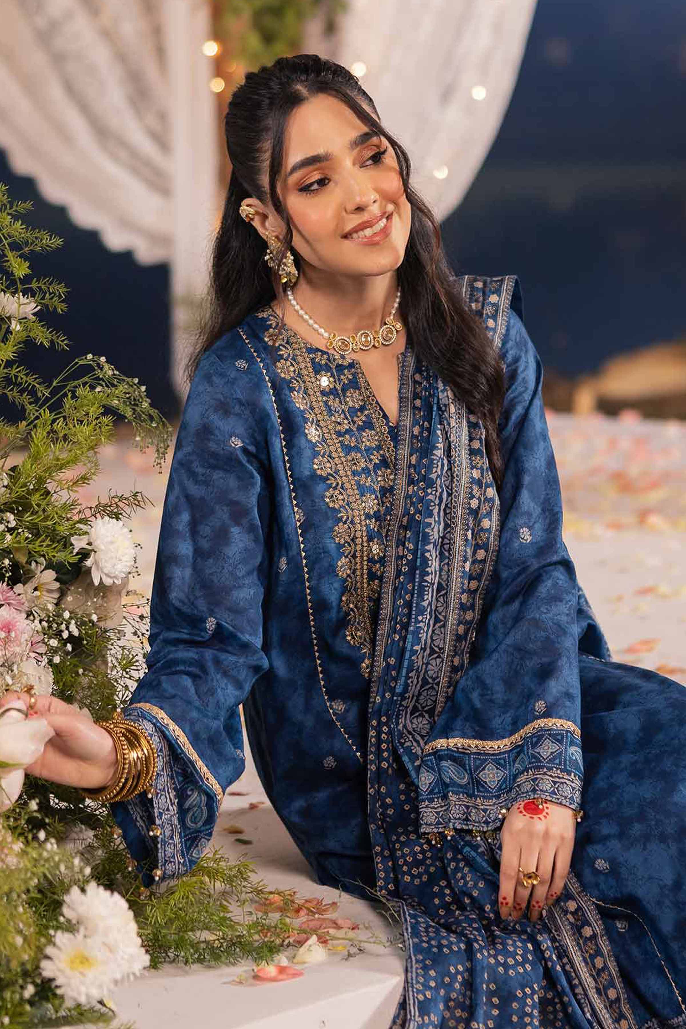 3 Piece - Gold Printed Embroidered Suit - 42501424 - Image 2
