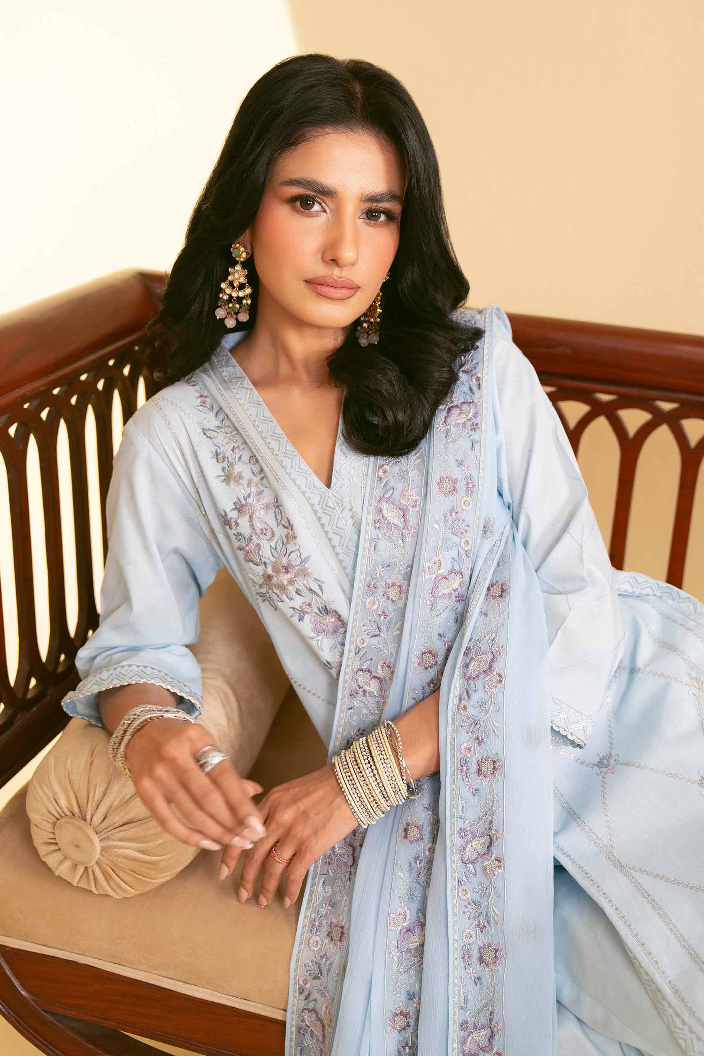 3 Piece - Embroidered Suit - 42519197
