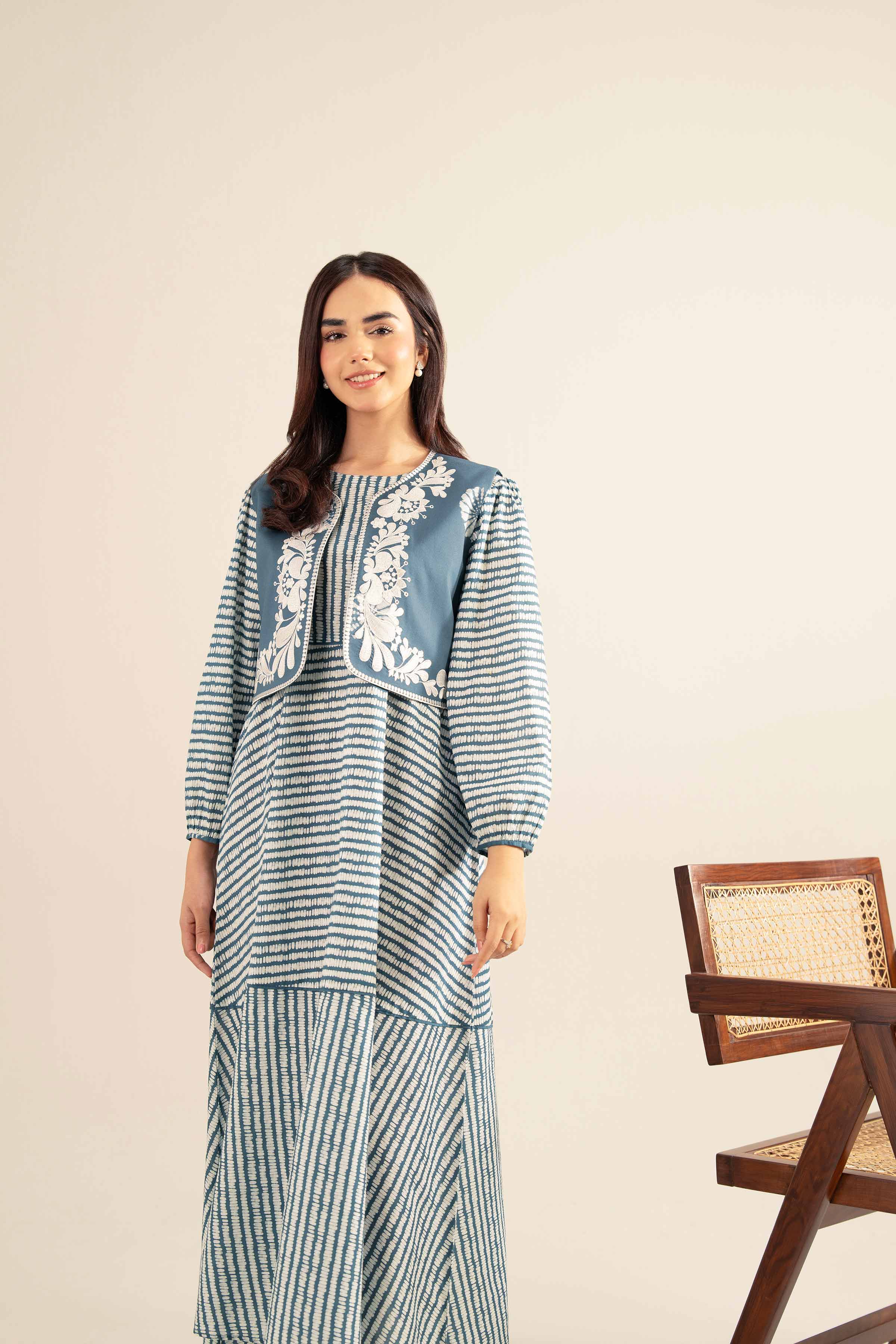 2 Piece - Embroidered Suit - AS25-59 - Image 4