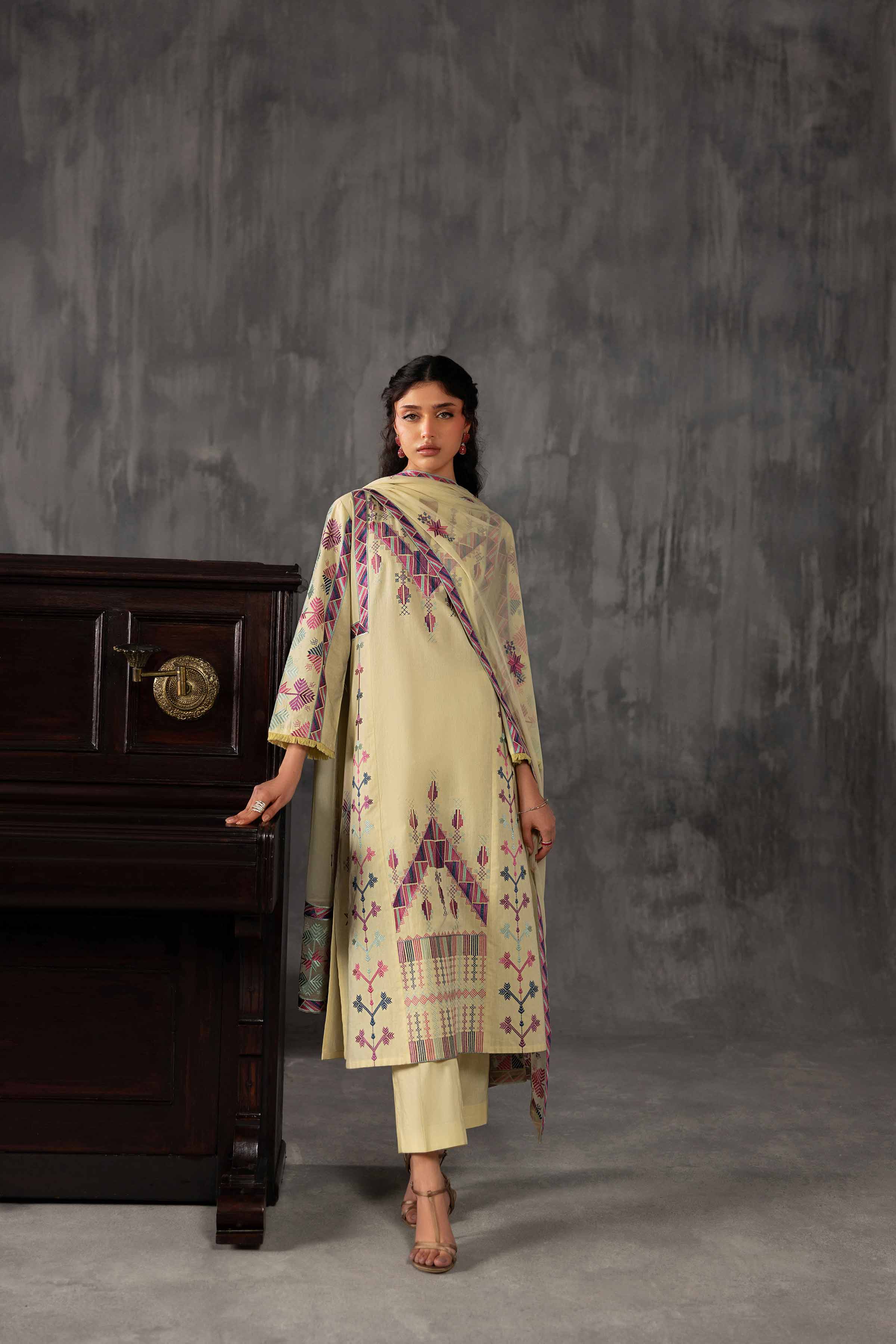 3 Piece - Embroidered Suit - KFE26-94 - Image 4