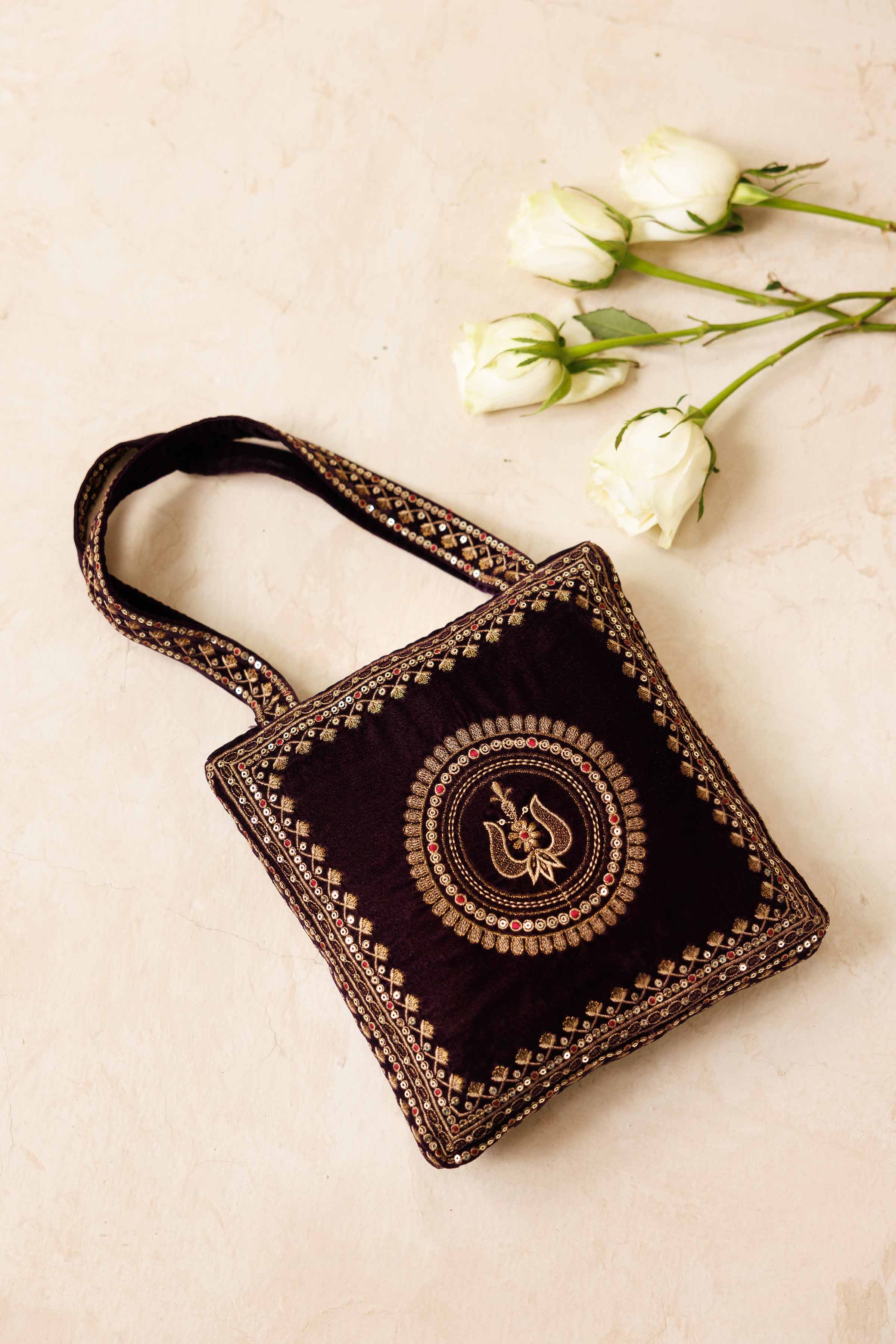 Embroidered Pouch - KFW25-142