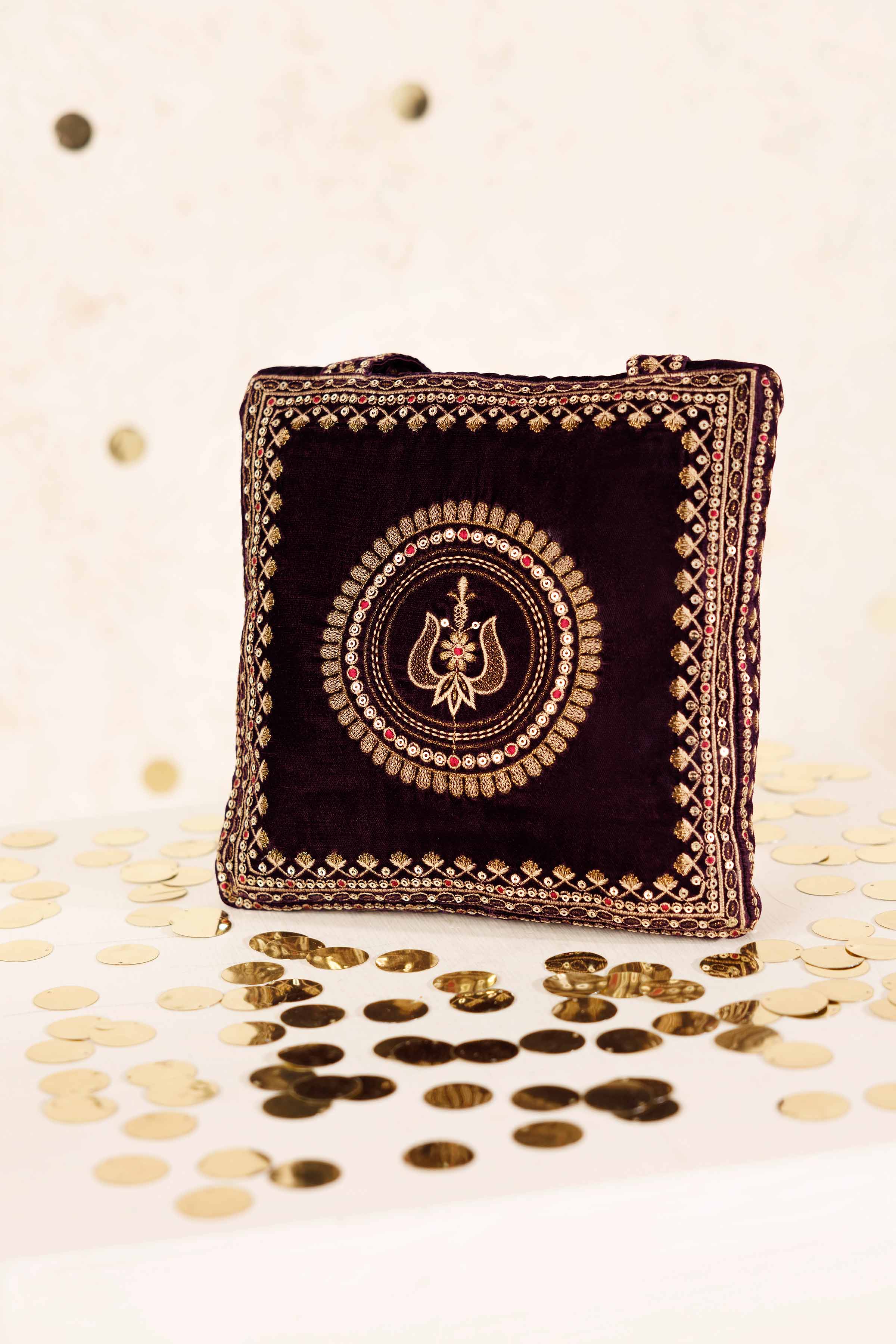 Embroidered Pouch - KFW25-142 - Image 2