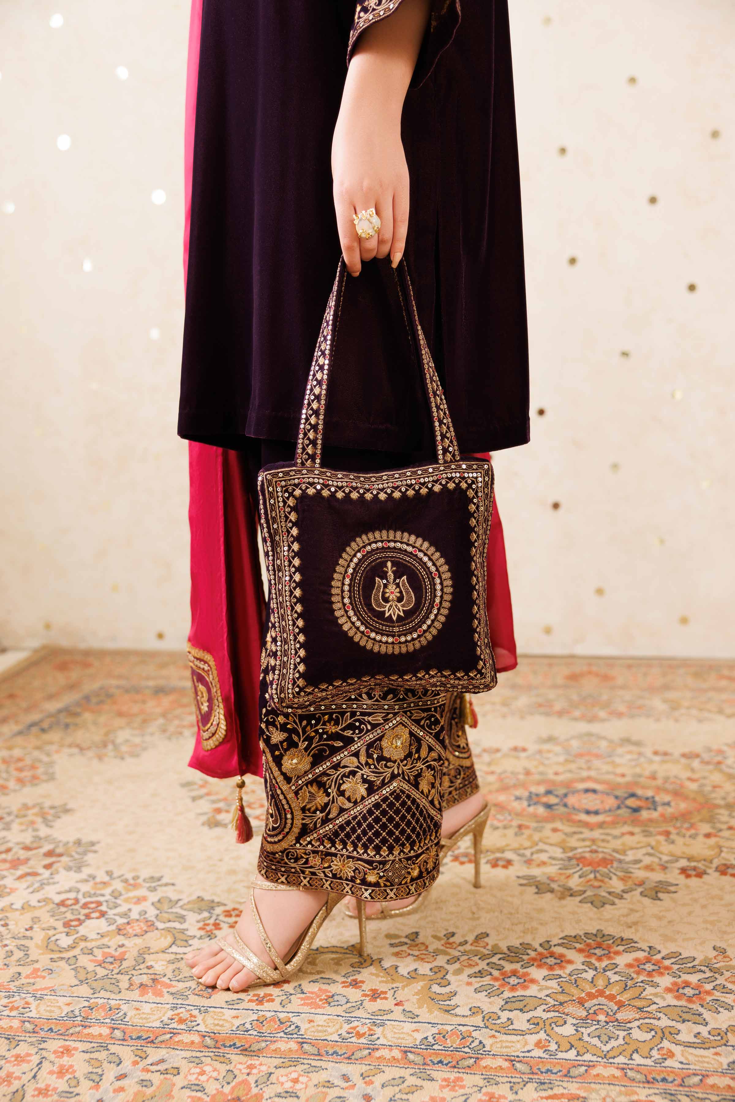 Embroidered Pouch - KFW25-142 - Image 3