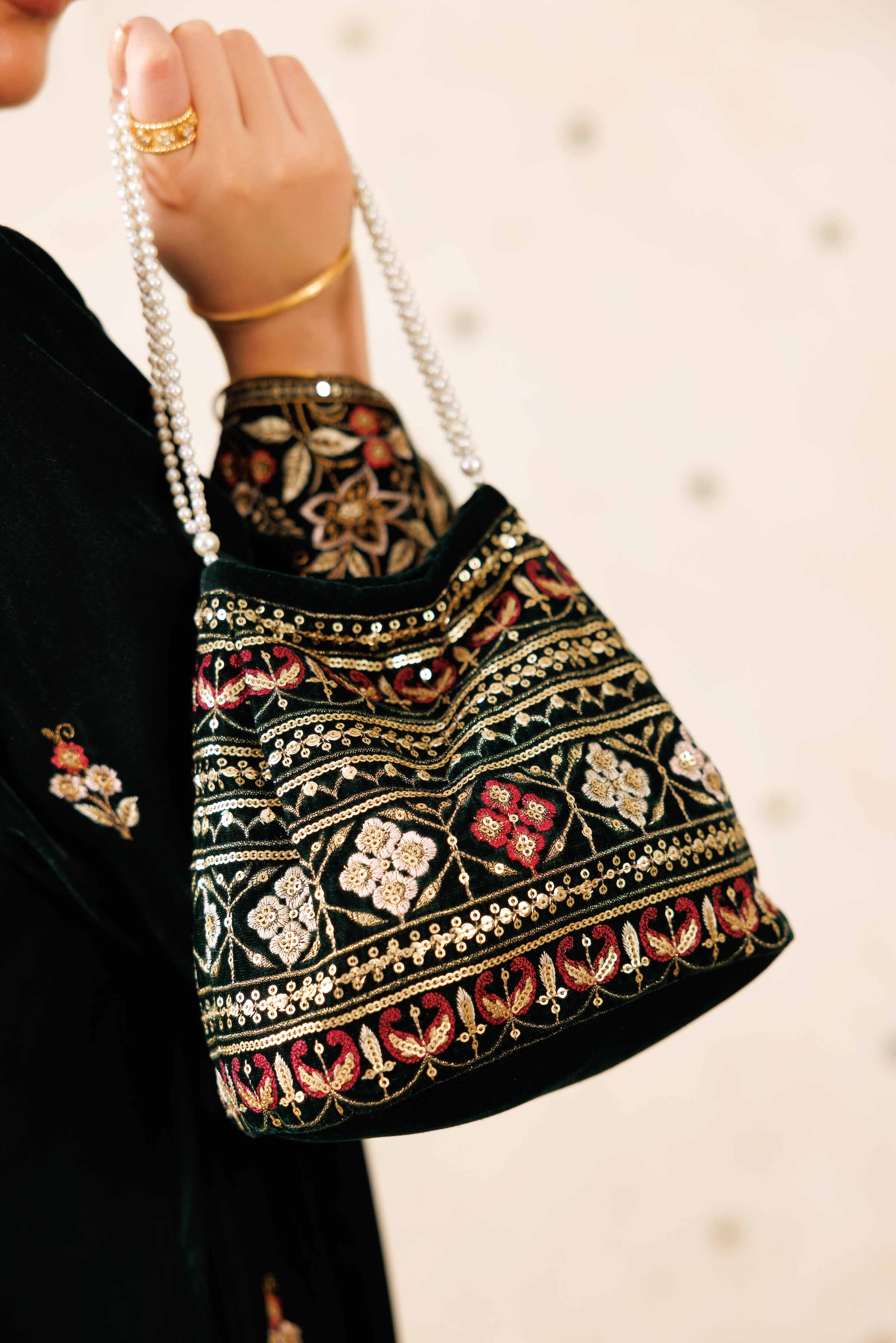 Embroidered Pouch - KFW25-146 - Image 3