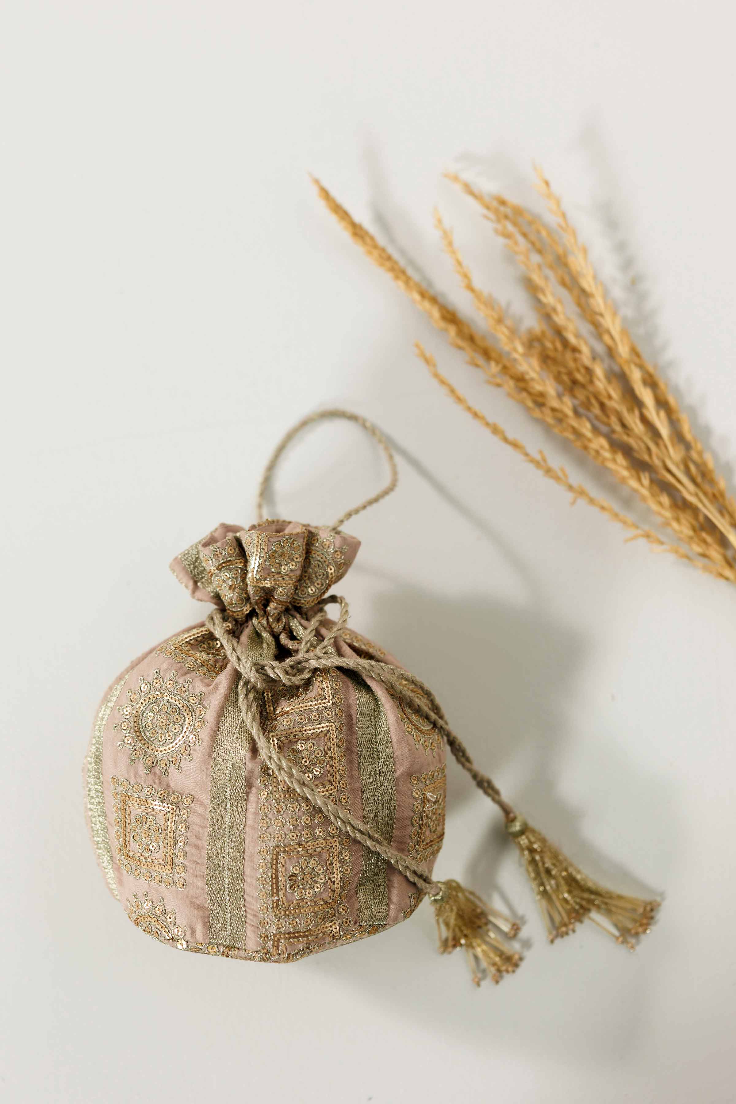 Embroidered Pouch - KFW25-152 - Image 3