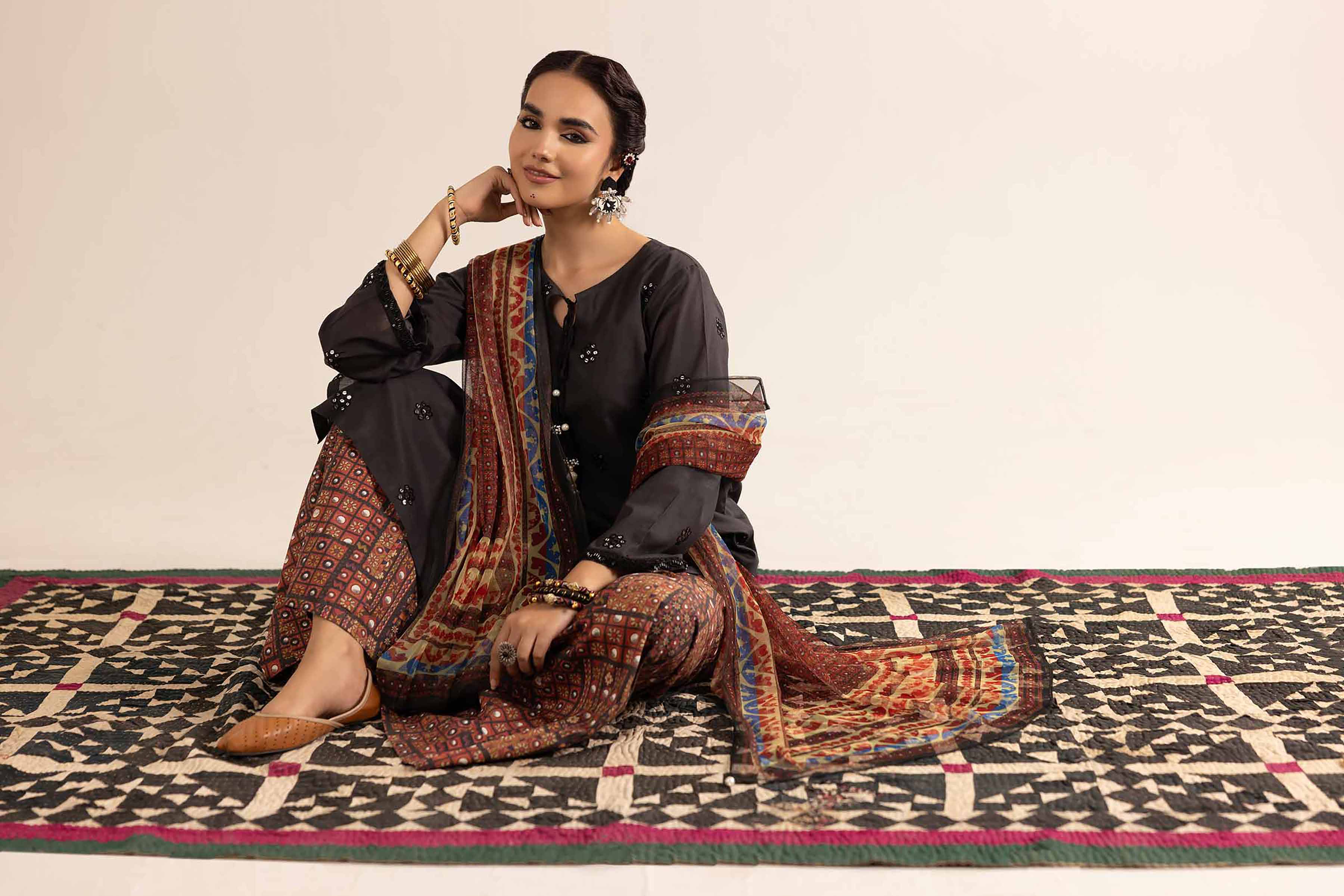 3 Piece - Printed Embroidered Suit - PE25-159 - Image 7