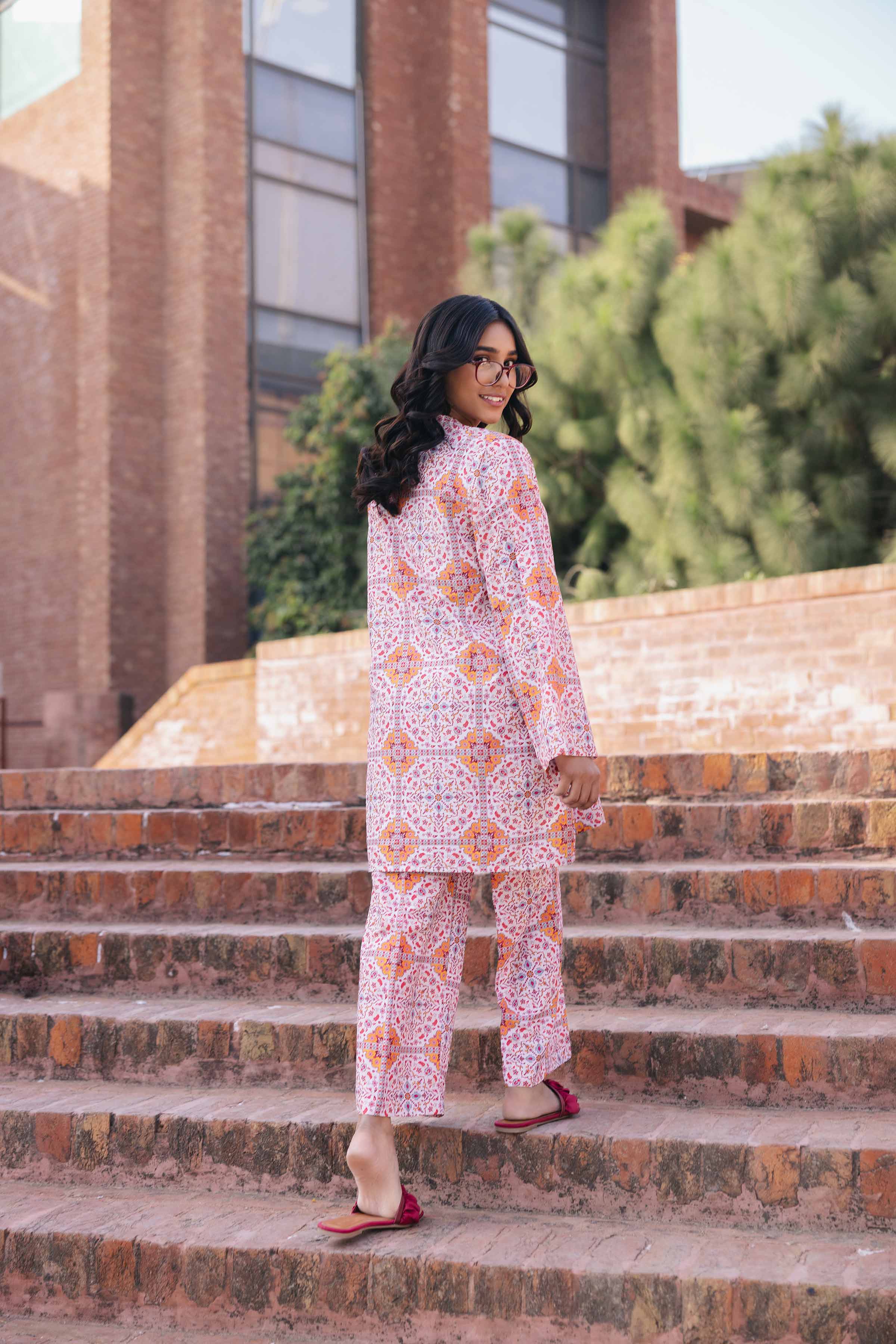 2 Piece - Printed Suit - PE25-194 - Image 3