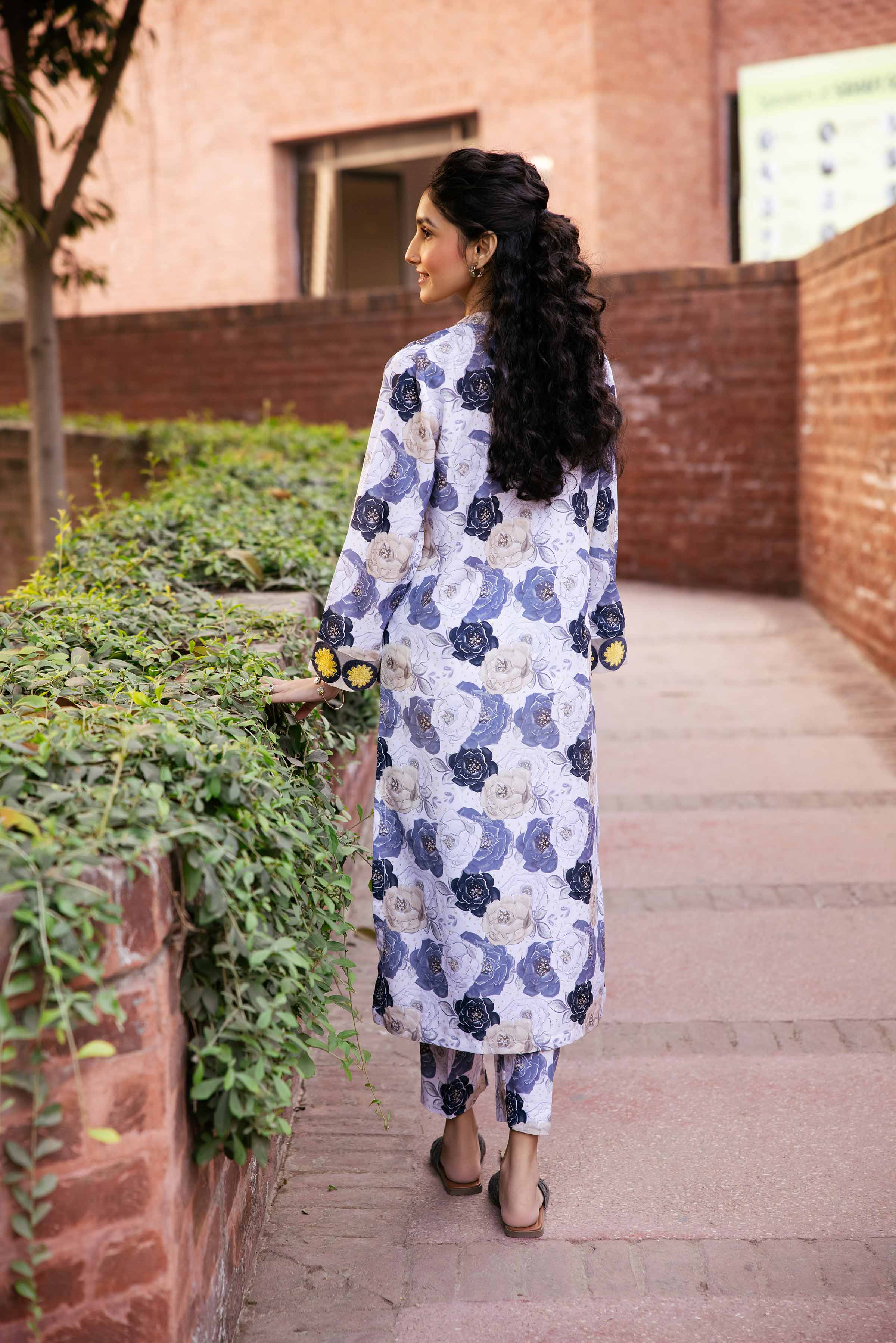 2 Piece - Printed Embroidered Suit - PE25-198 - Image 3