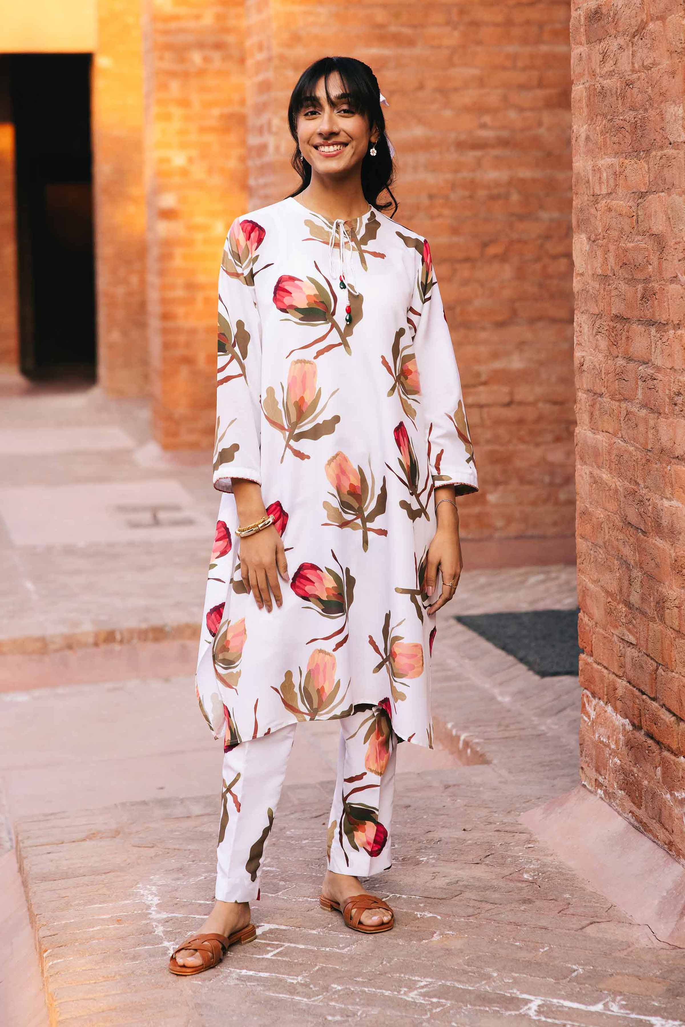 2 Piece - Printed Suit - PE25-222 - Image 2