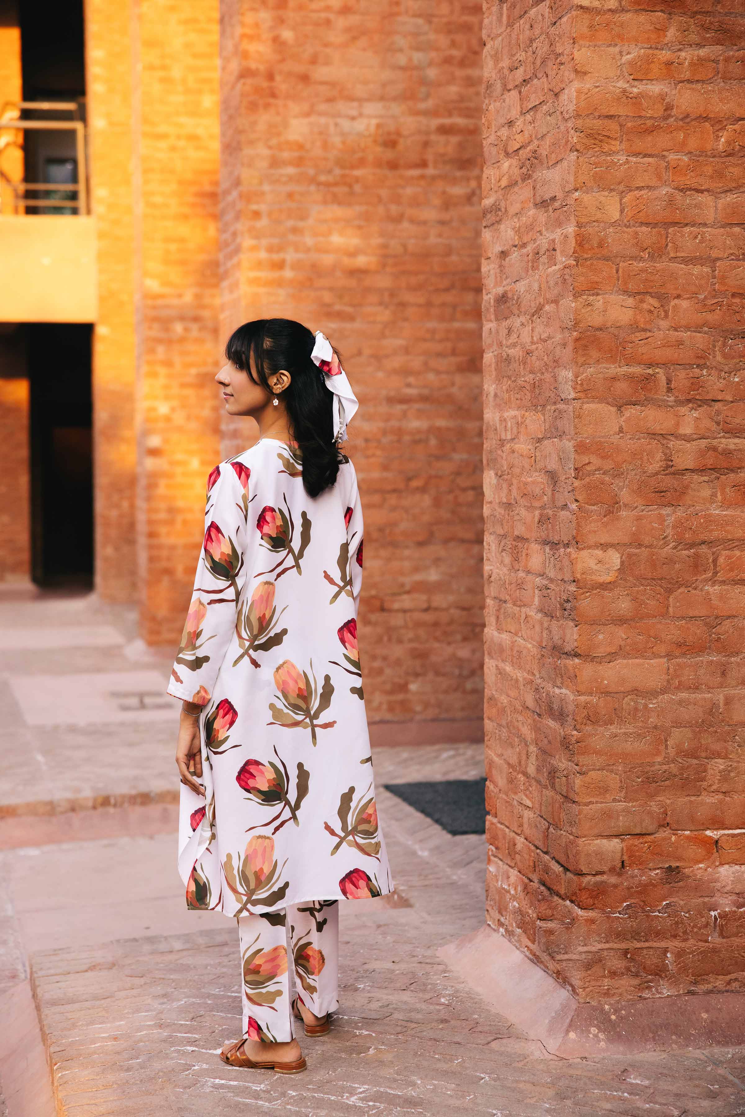 2 Piece - Printed Suit - PE25-222 - Image 3
