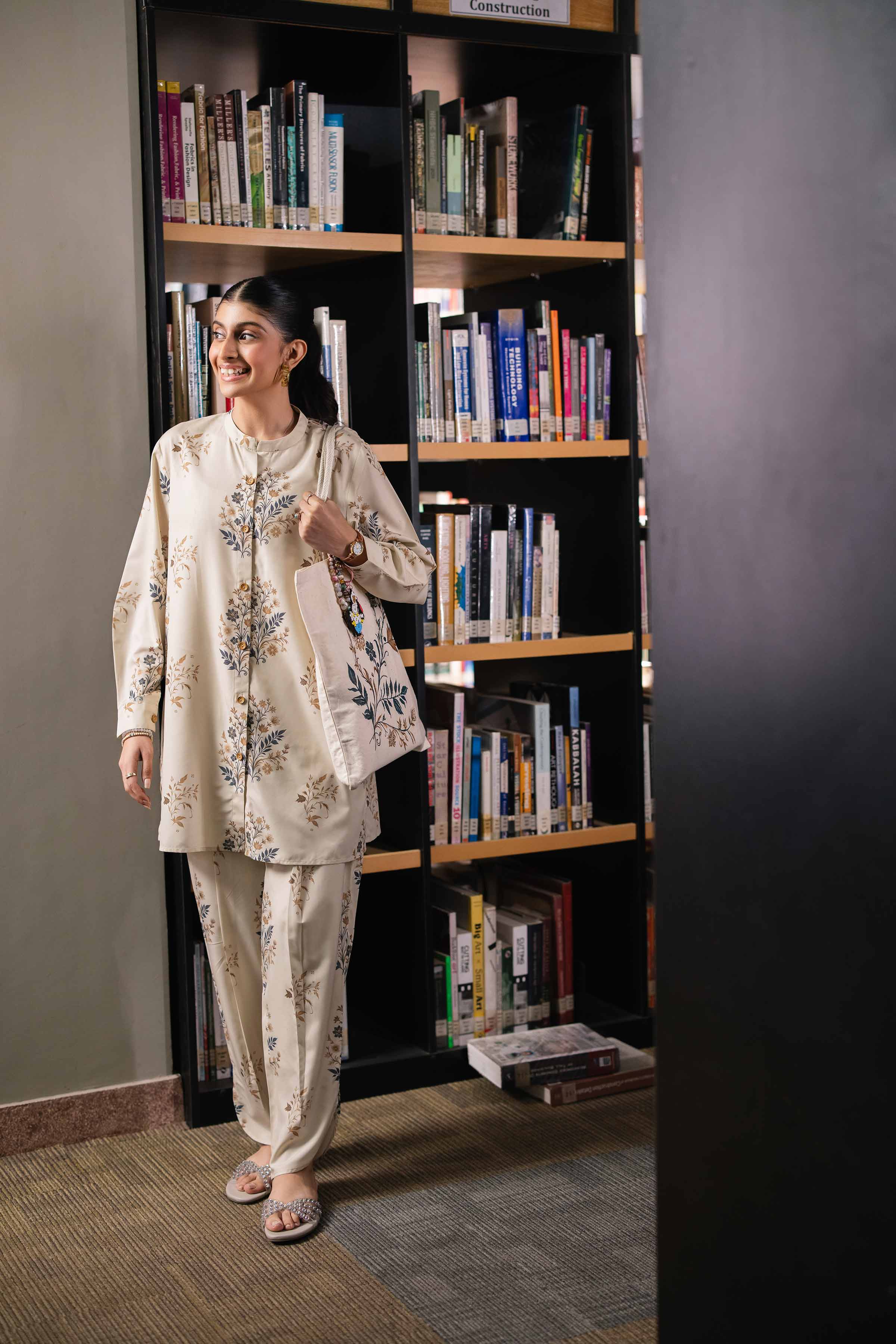 2 Piece - Printed Suit - PE25-230 - Image 4
