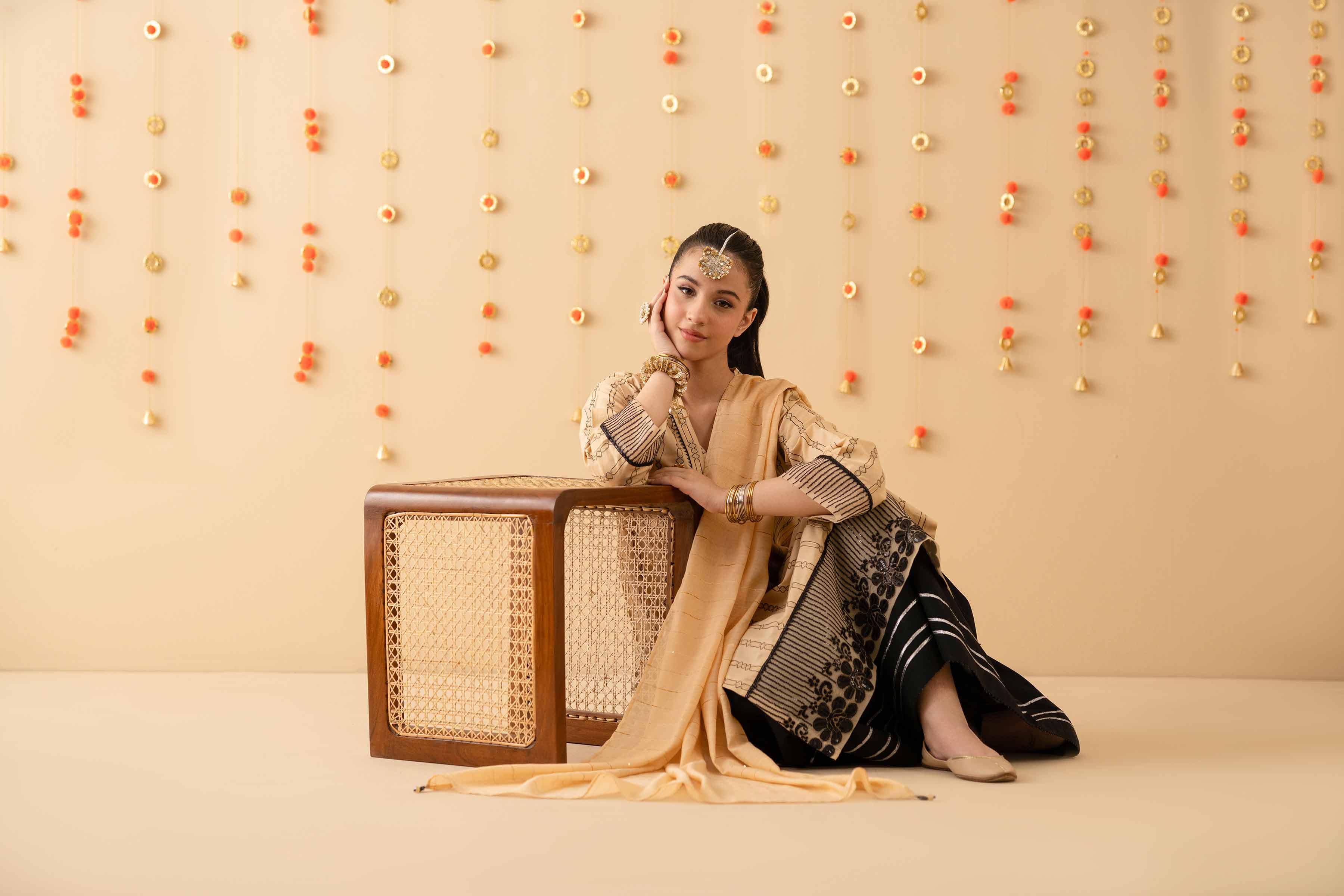 2 Piece - Embroidered Suit - PE25-231 - Image 3