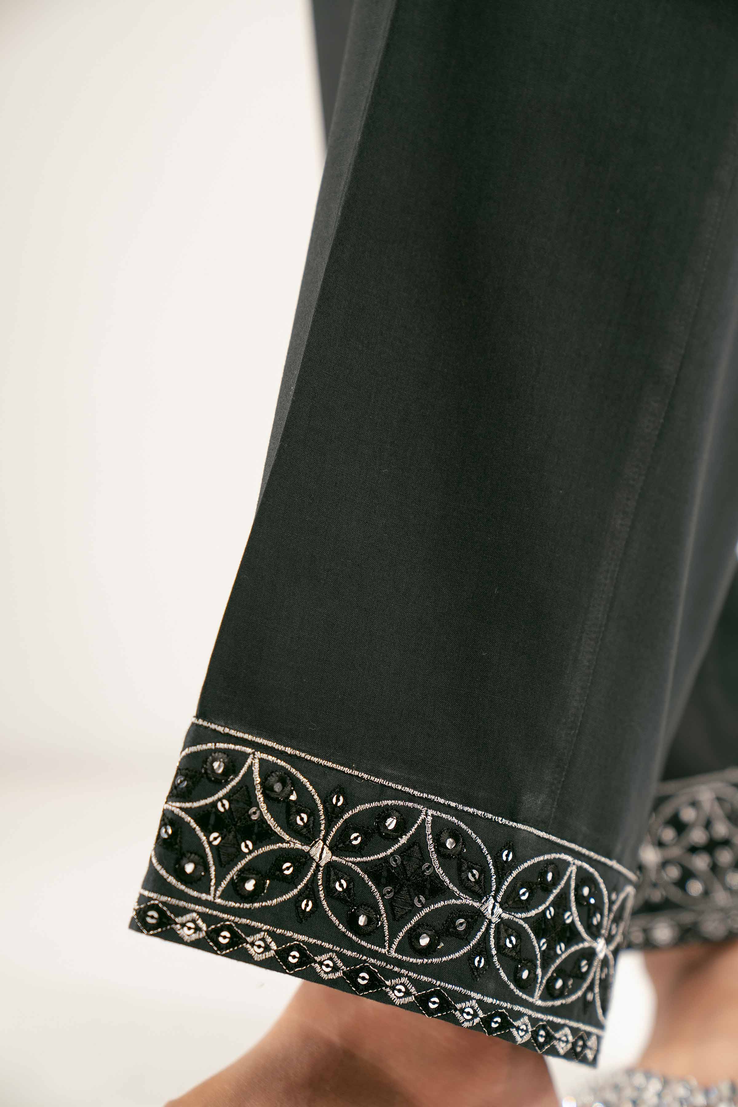 Embroidered Trousers - PE25-266 - Image 4