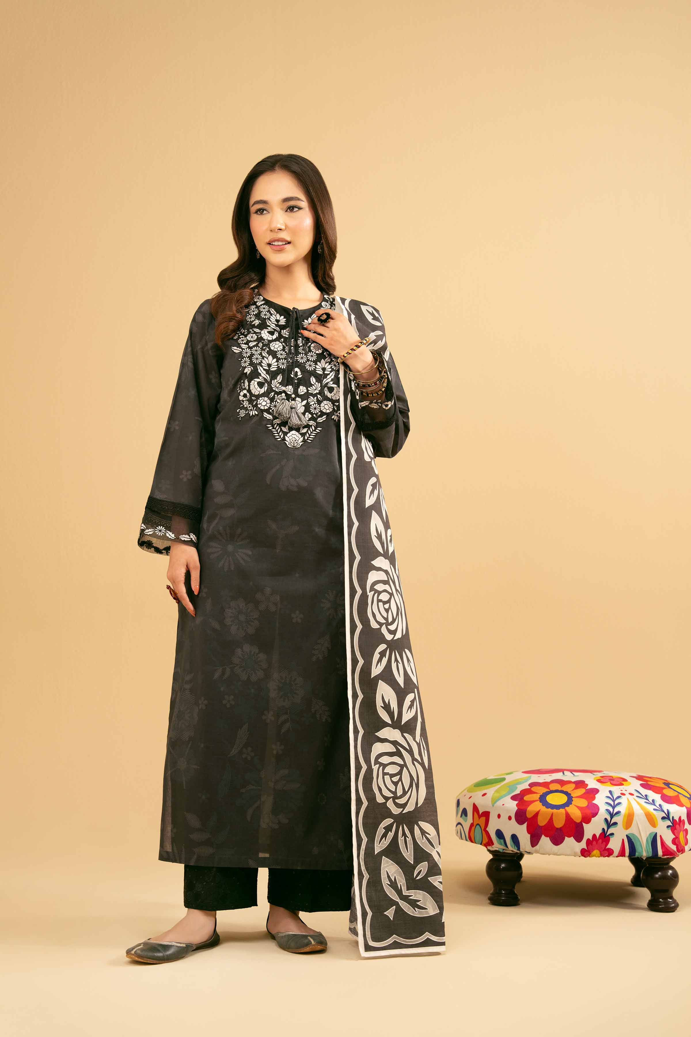 2 Piece - Embroidered Suit - PE25-453 - Image 4