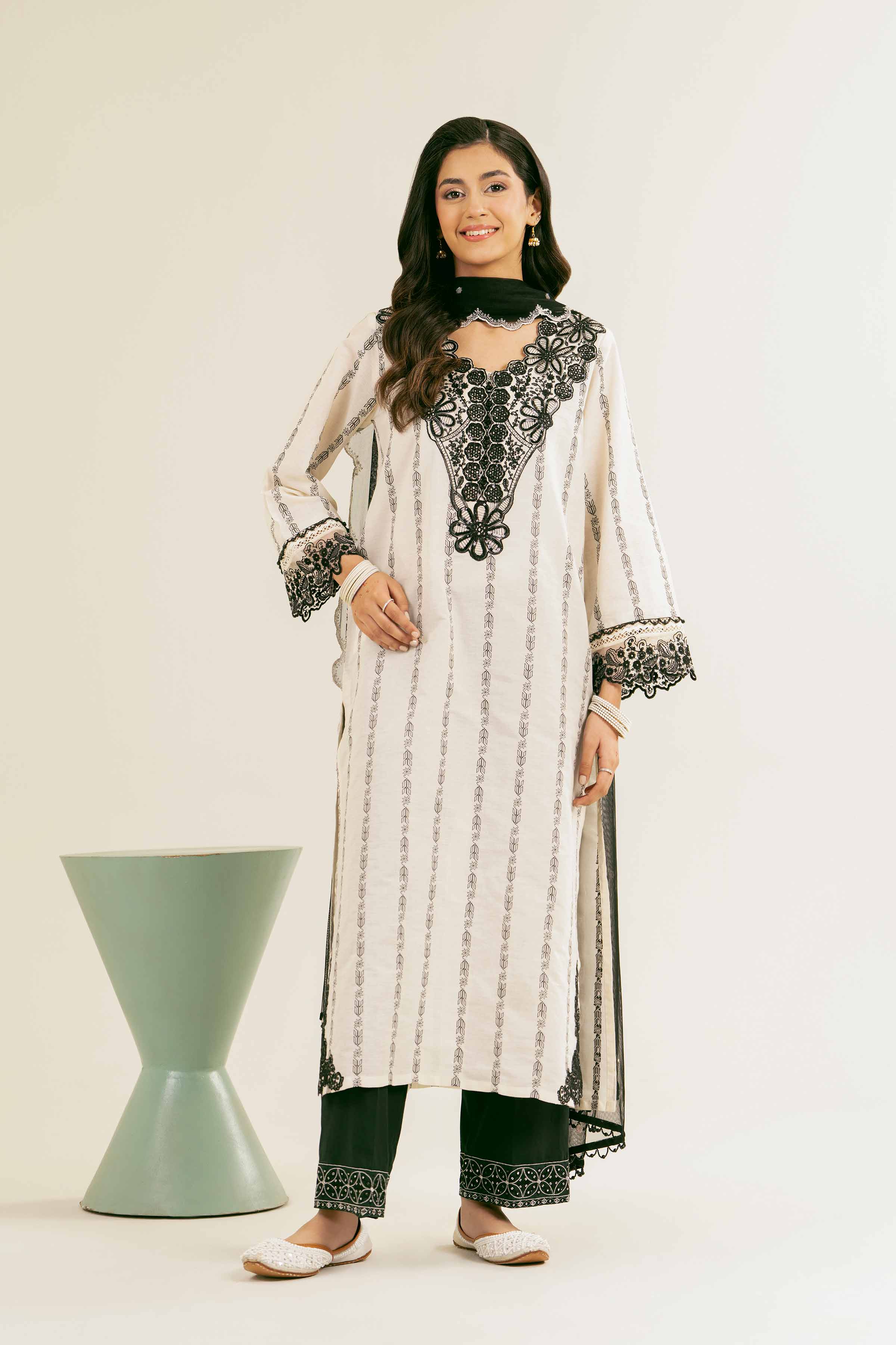 2 Piece - Embroidered Suit - PE25-83 - Image 4