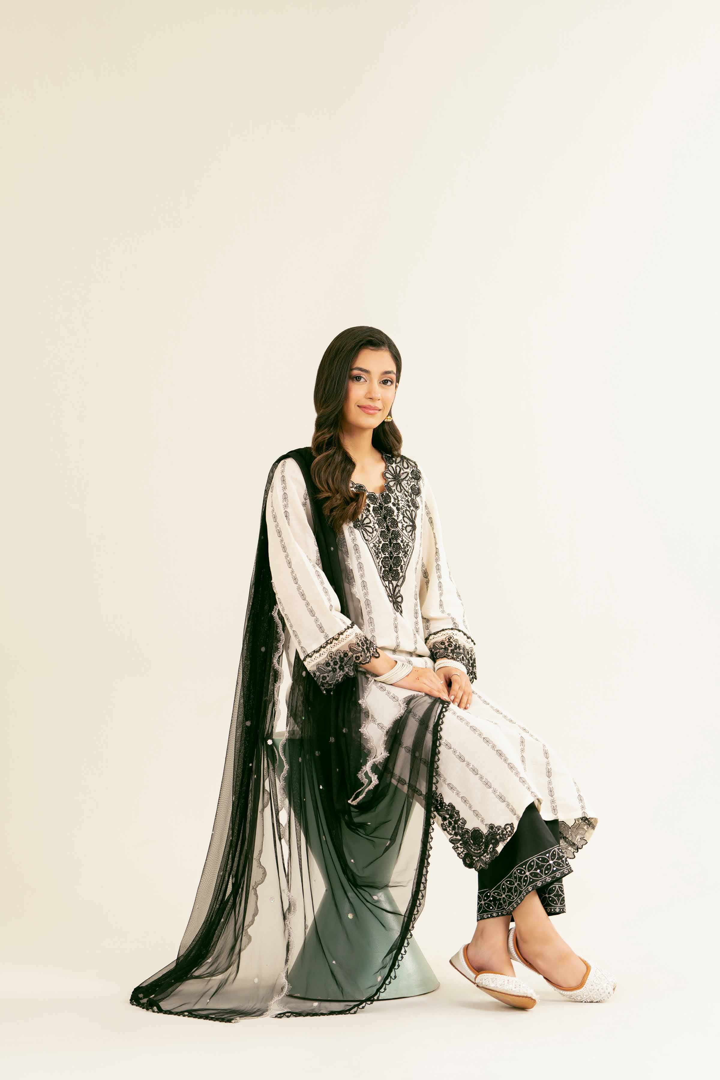 2 Piece - Embroidered Suit - PE25-83 - Image 5