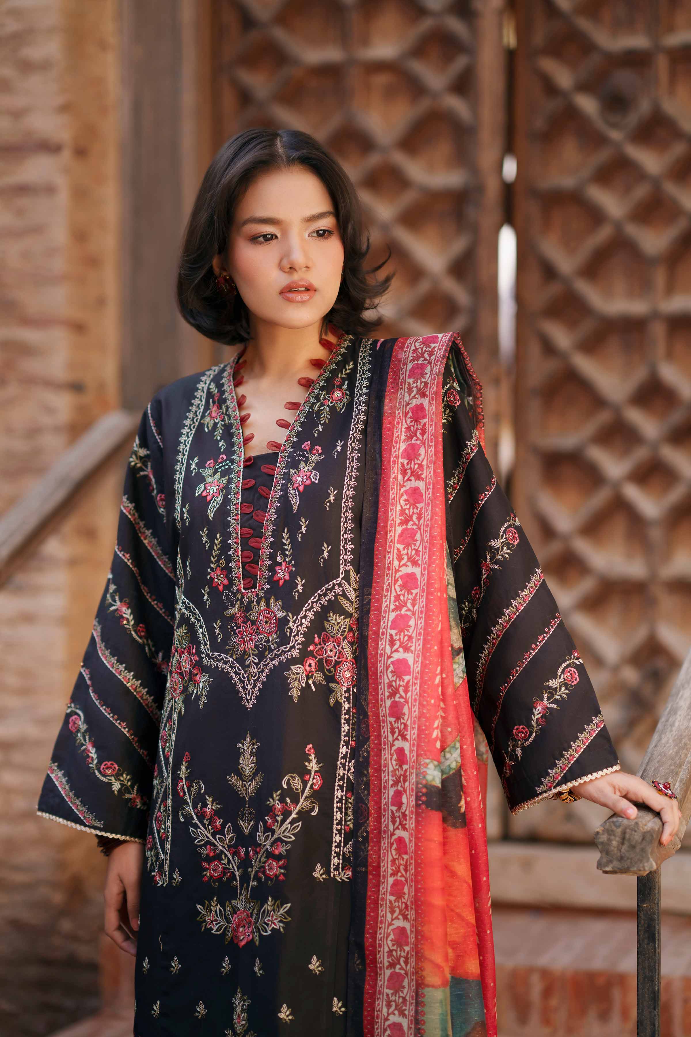 2 Piece - Embroidered Suit - PE26-144 - Image 5