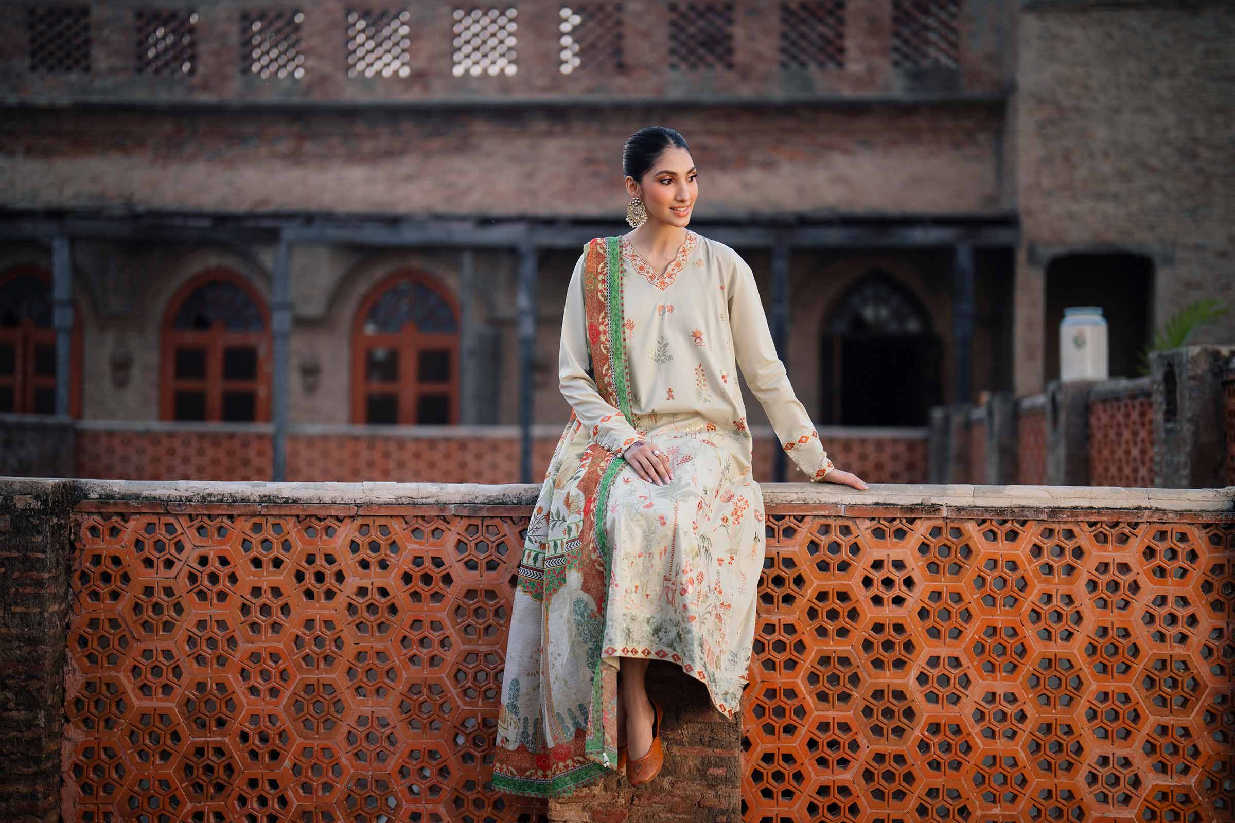 3 Piece - Printed Embroidered Suit - PE26-147 - Image 9
