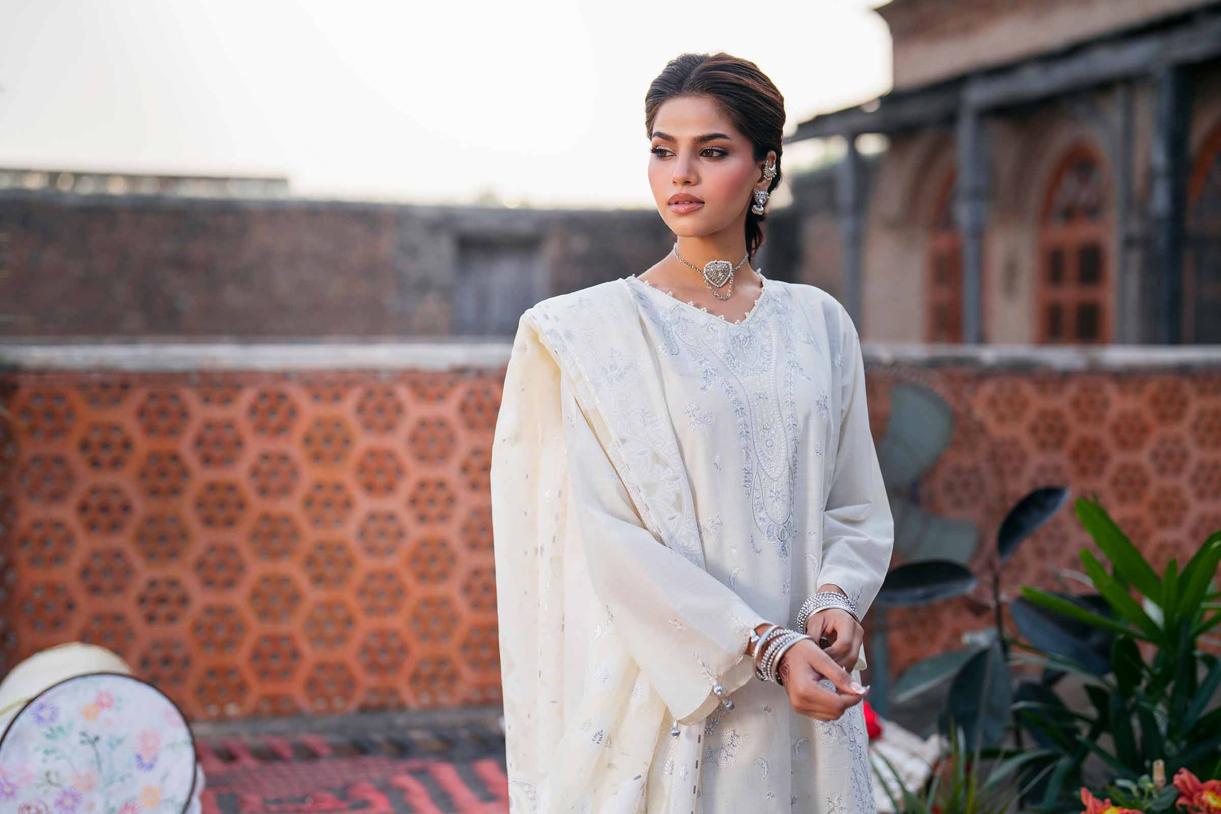 3 Piece - Embroidered Suit - PE26-313 - Image 10