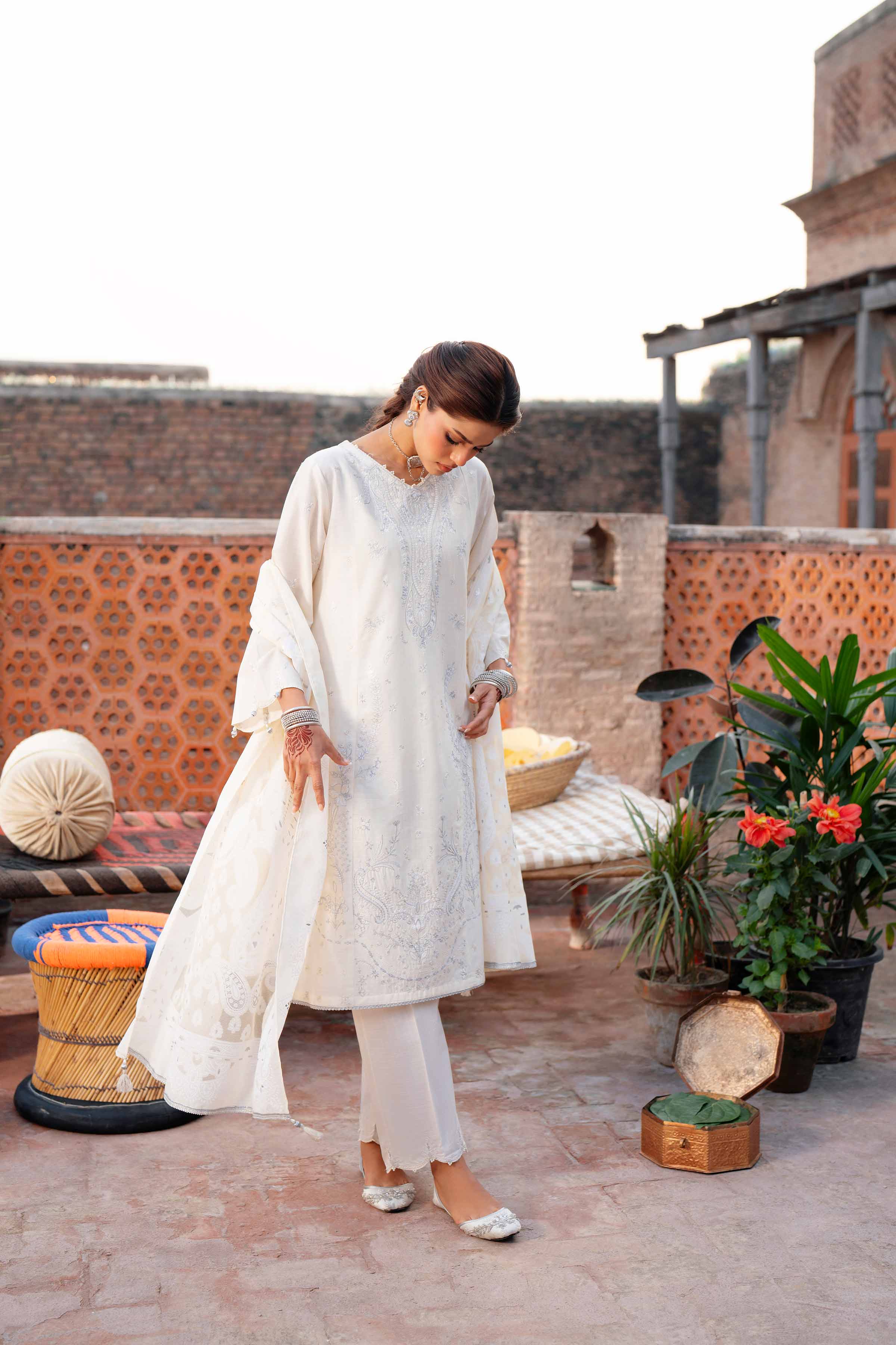 3 Piece - Embroidered Suit - PE26-313 - Image 5