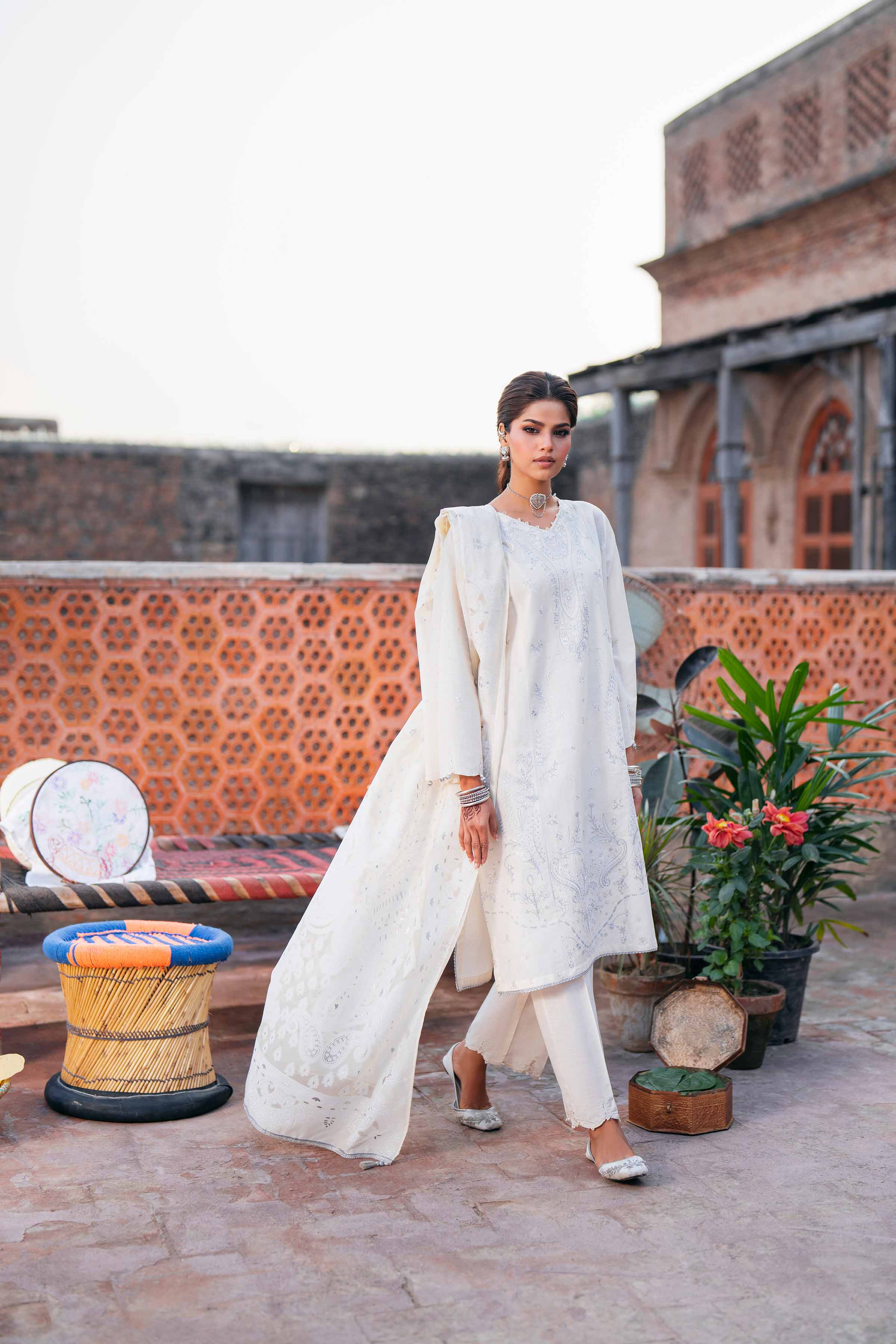 3 Piece - Embroidered Suit - PE26-313 - Image 7