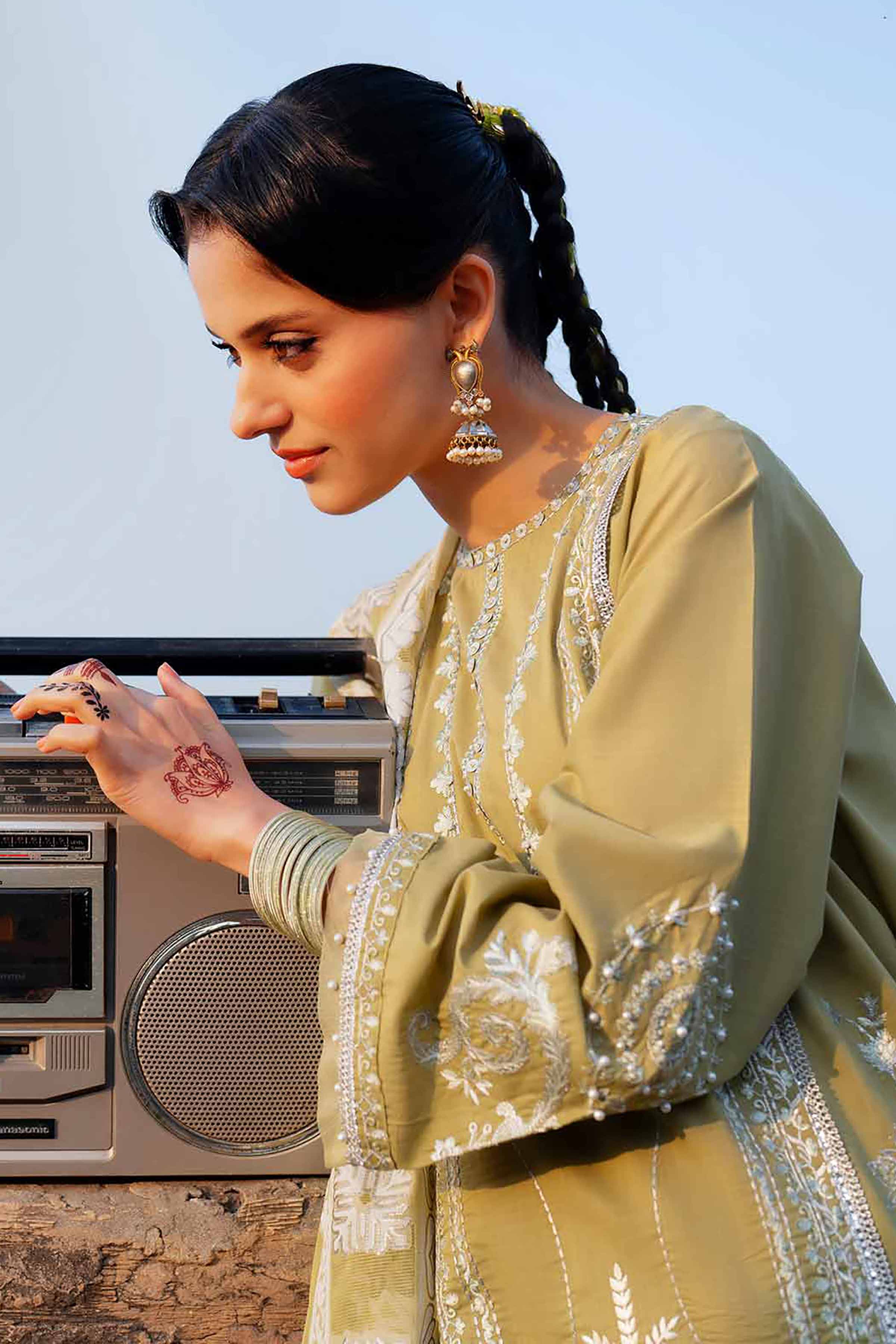 3 Piece - Embroidered Suit - PE26-314 - Image 2