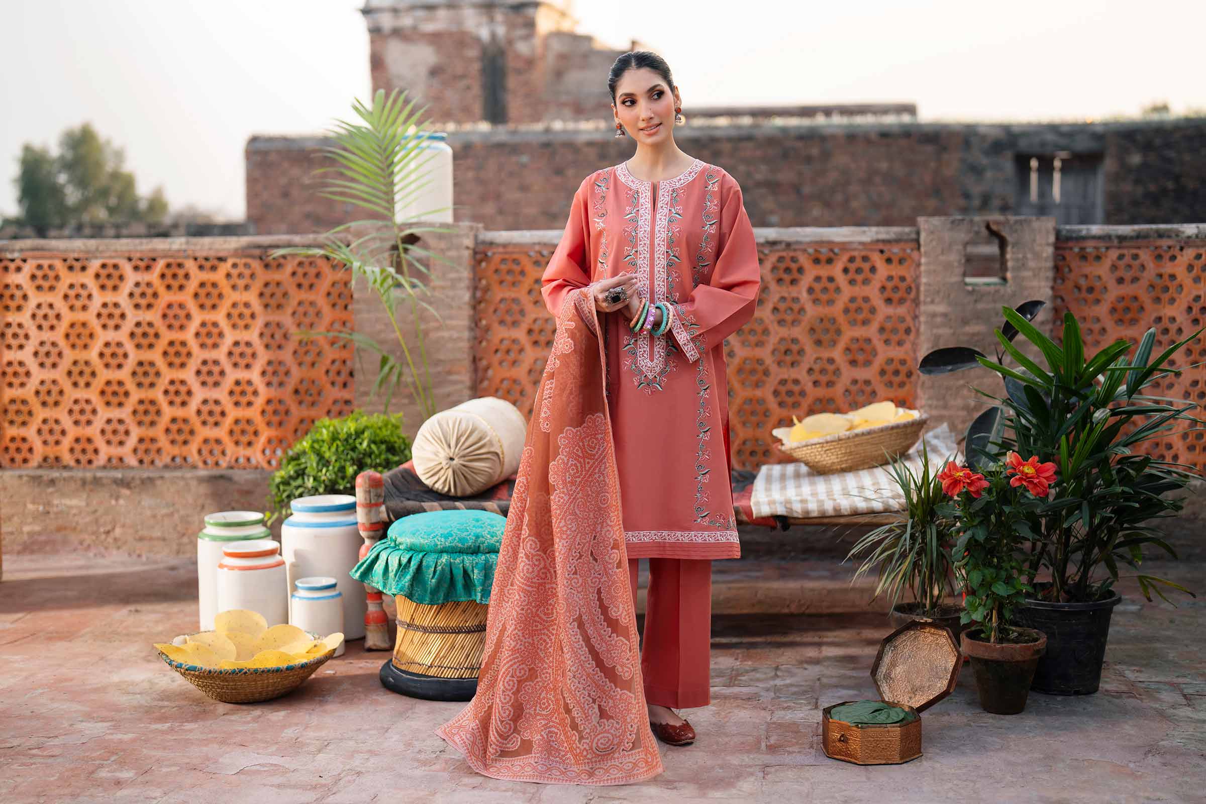 3 Piece - Embroidered Suit - PE26-317 - Image 9