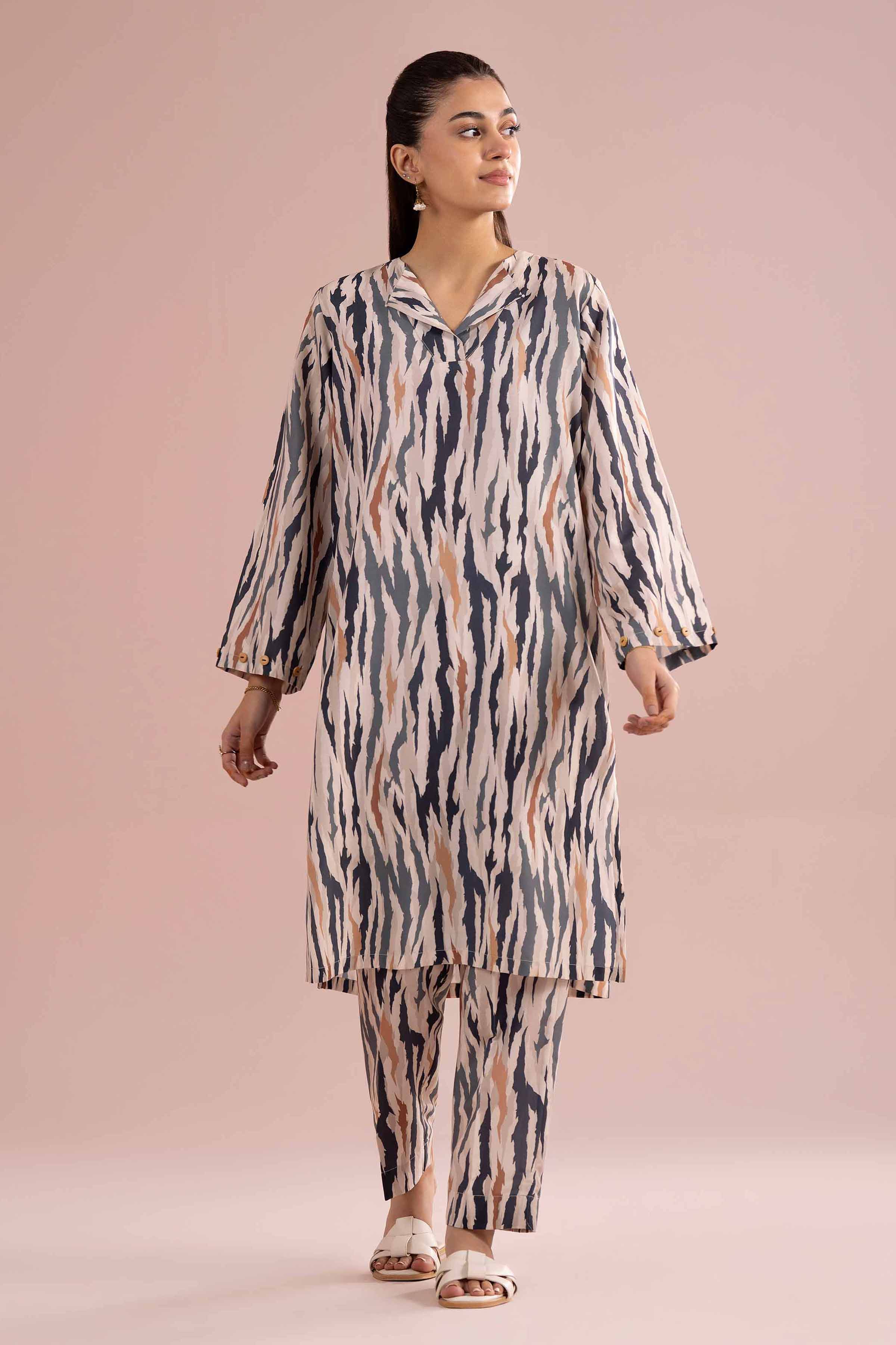 2 Piece - Printed Suit - PE26-365 - Image 5