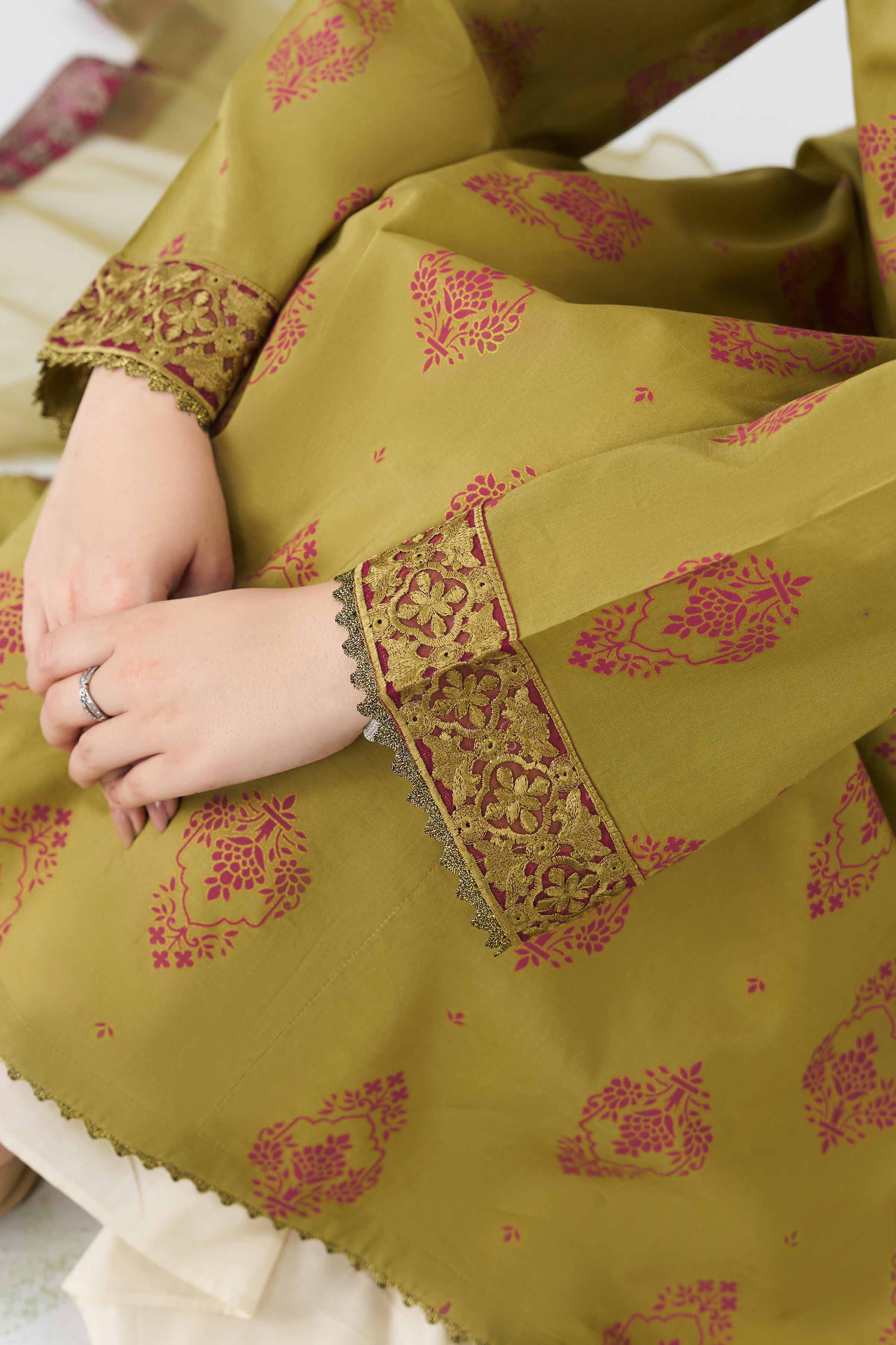 2 Piece - Embroidered Suit - PE26-439 - Image 9