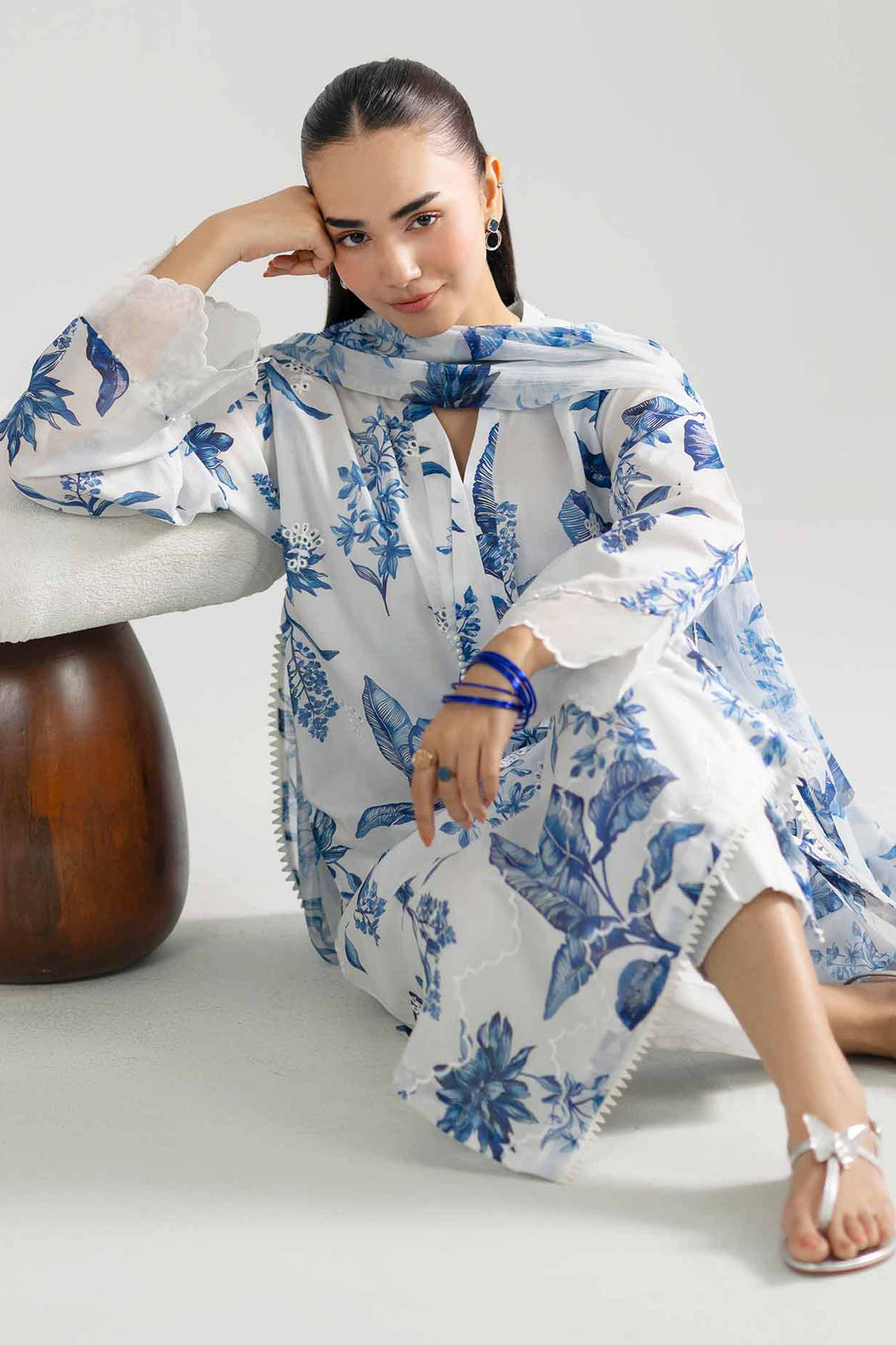 3 Piece - Printed Embroidered Suit - PE26-494 - Image 6