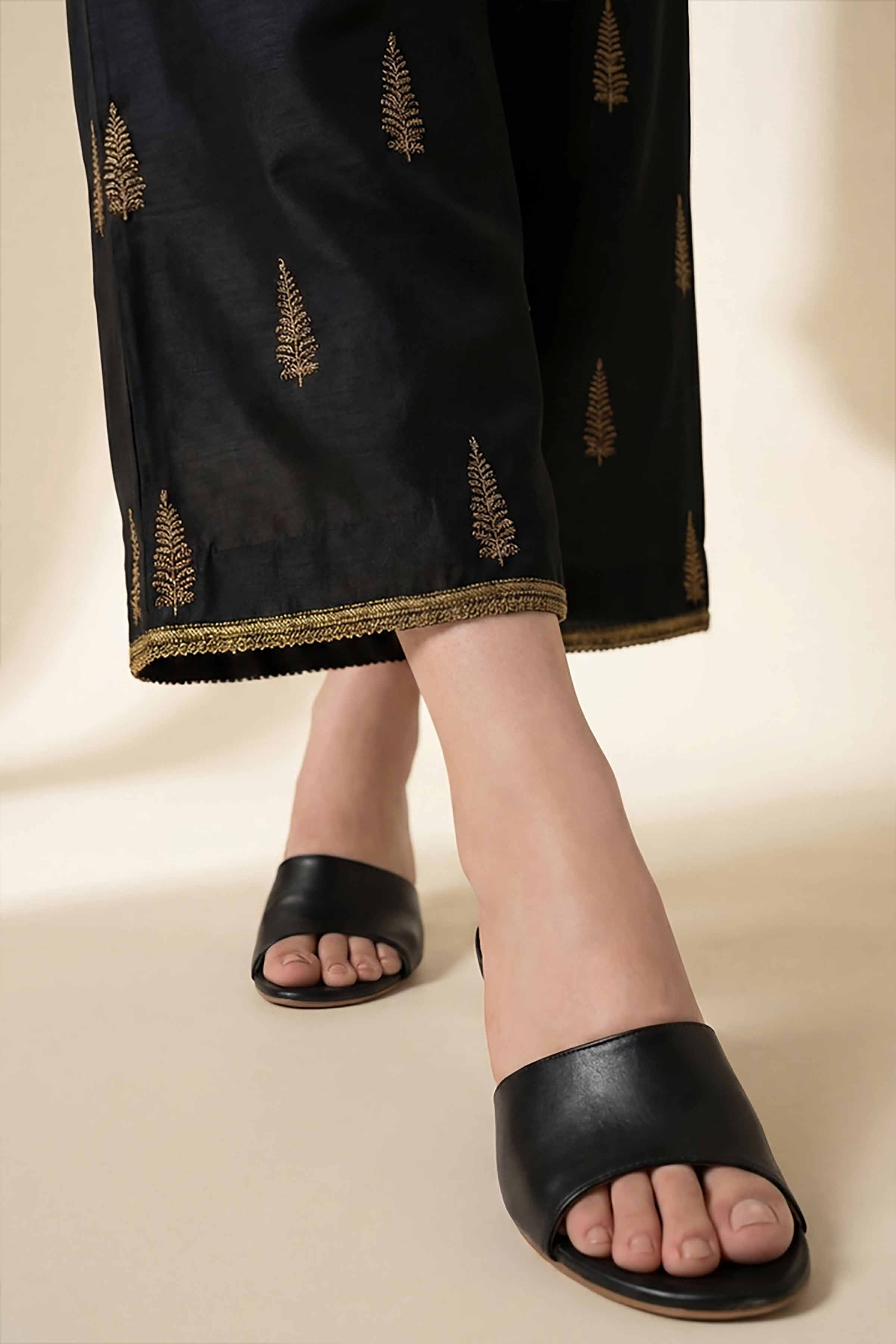 Embroidered Trousers - PE26-647 - Image 4
