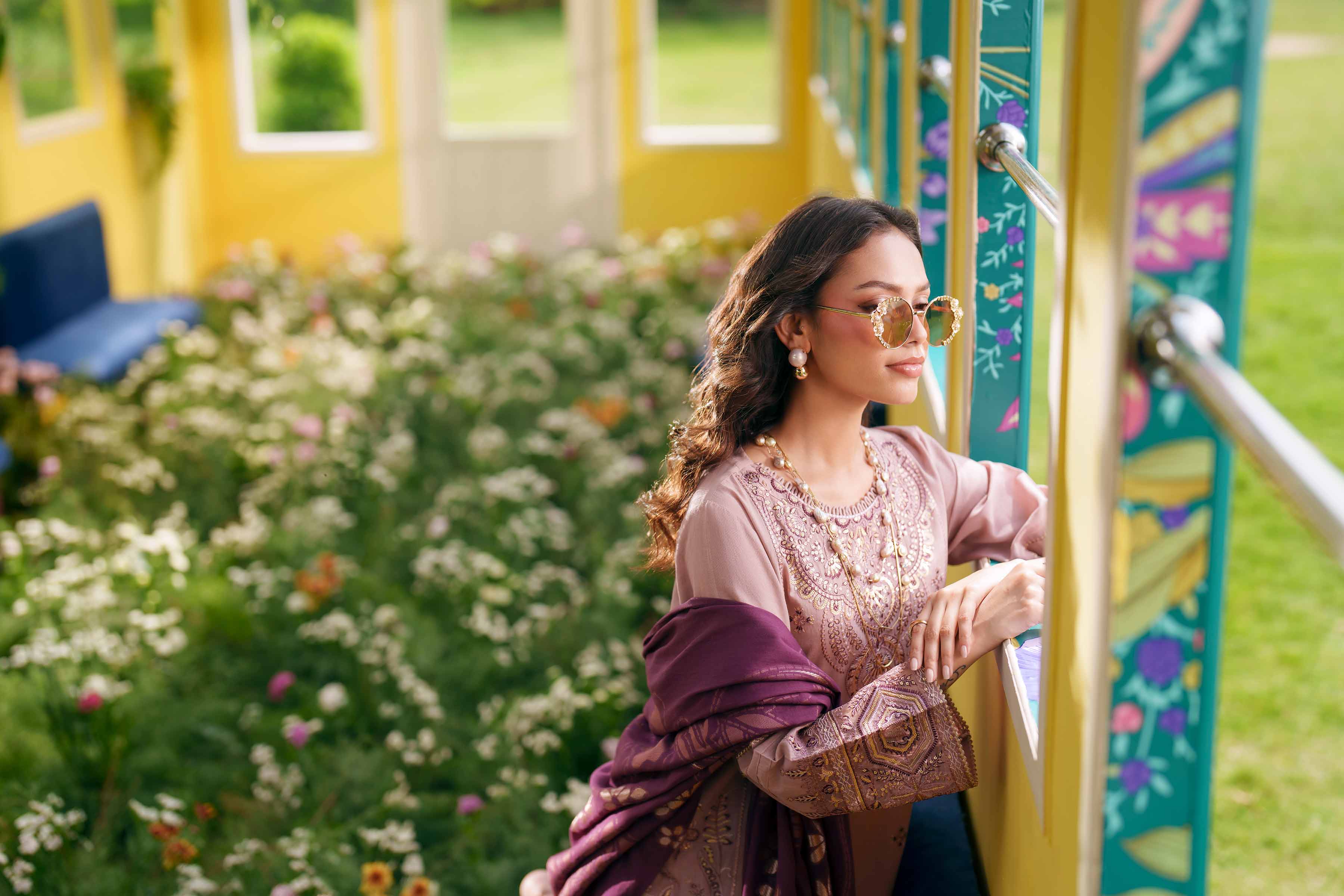 3 Piece - Embroidered Suit - PE26-76 - Image 7