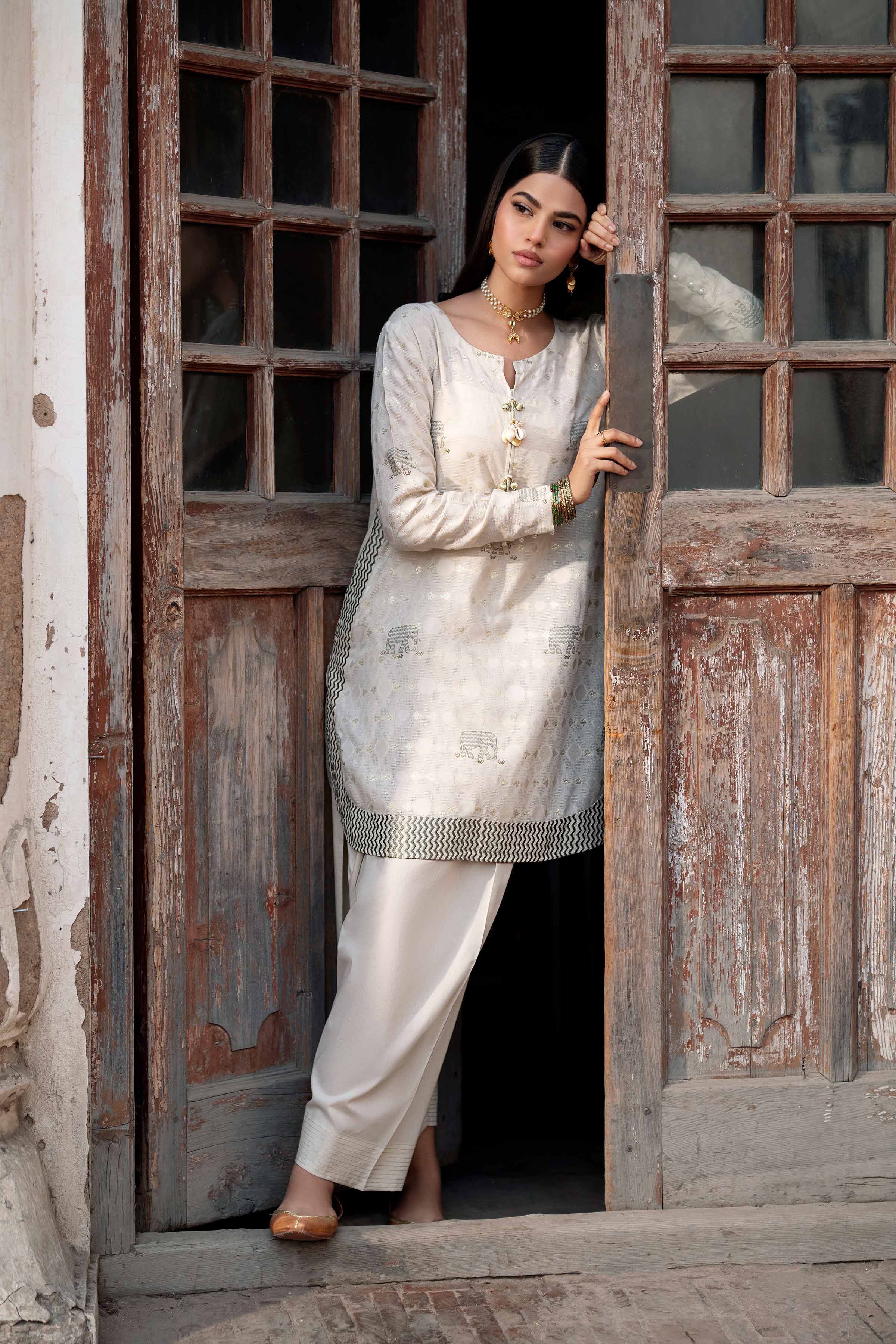 2 Piece - Printed Embroidered Suit - PFE25-25 - Image 5