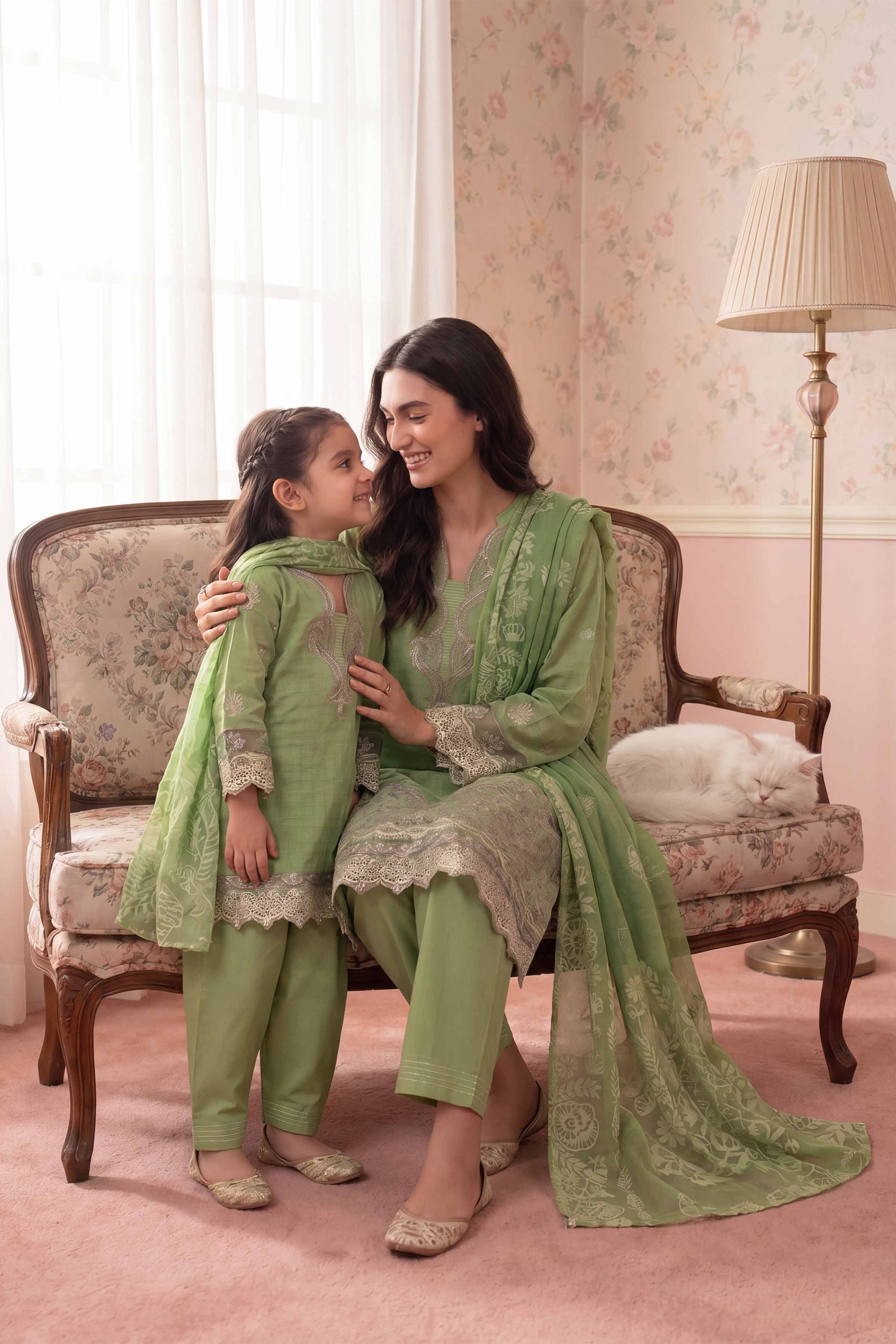 3 Piece - Embroidered Suit - PMD26-32 M - Image 6