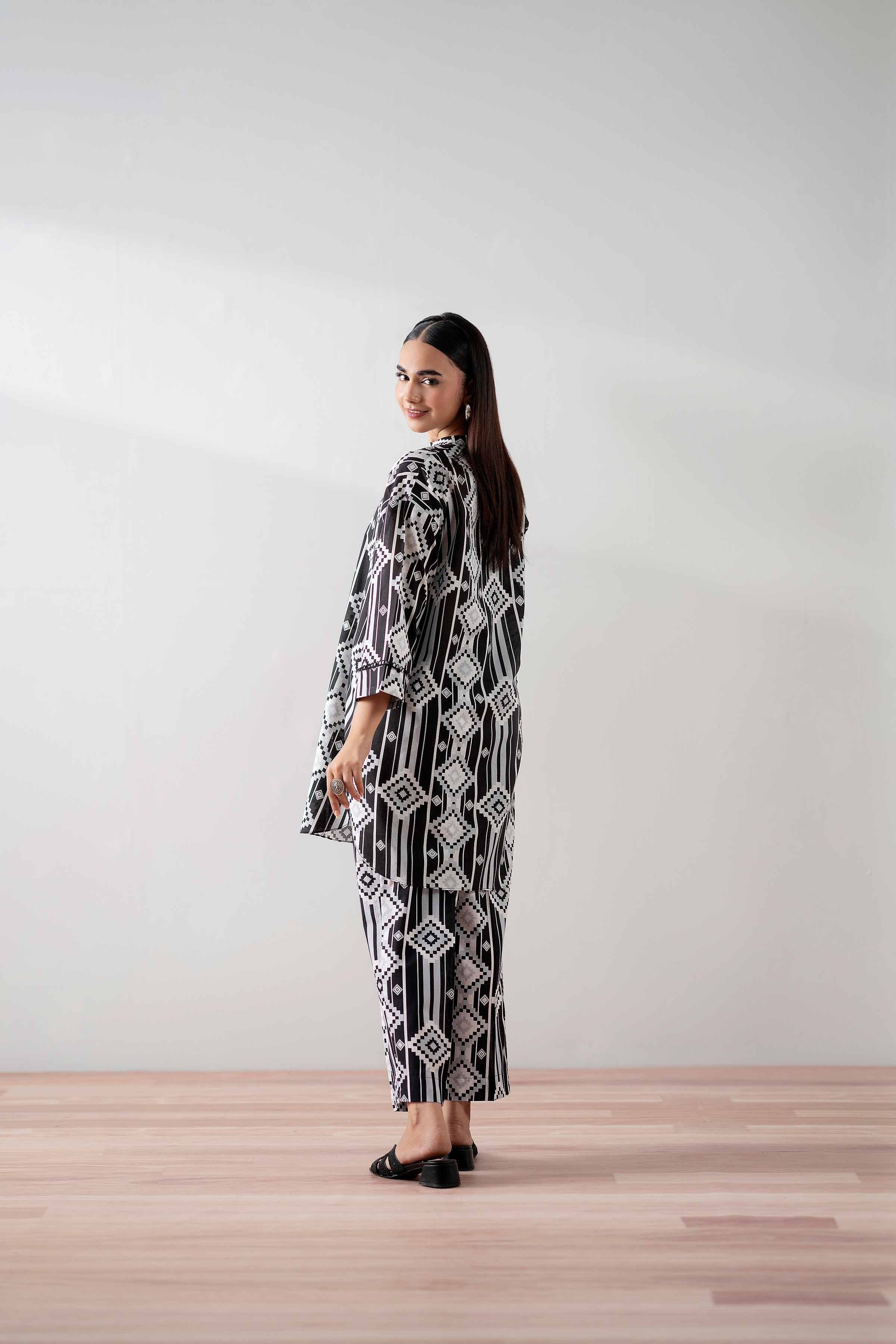 2 Piece - Printed Suit - PS25-130 - Image 3
