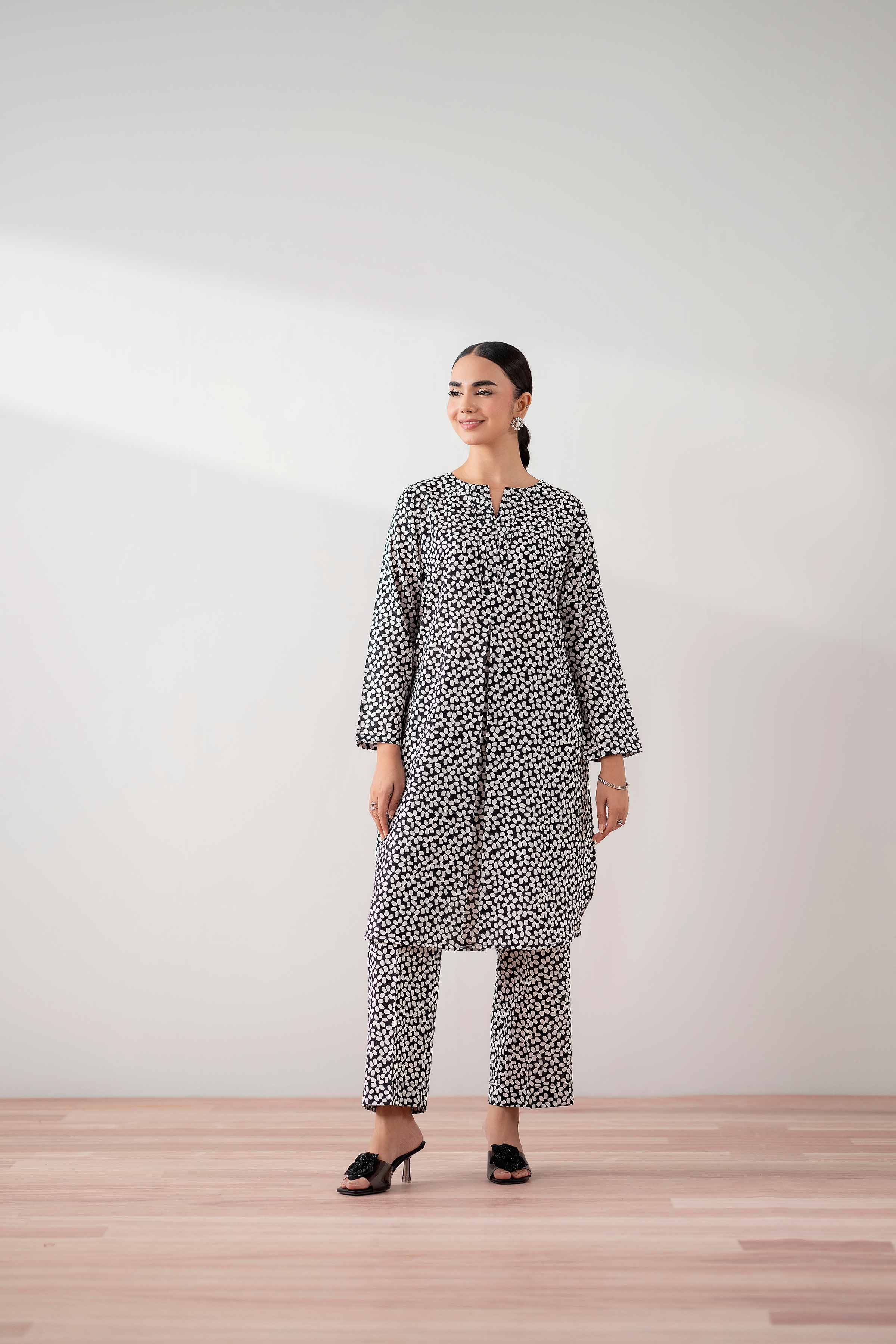 2 Piece - Printed Suit - PS25-220 - Image 4