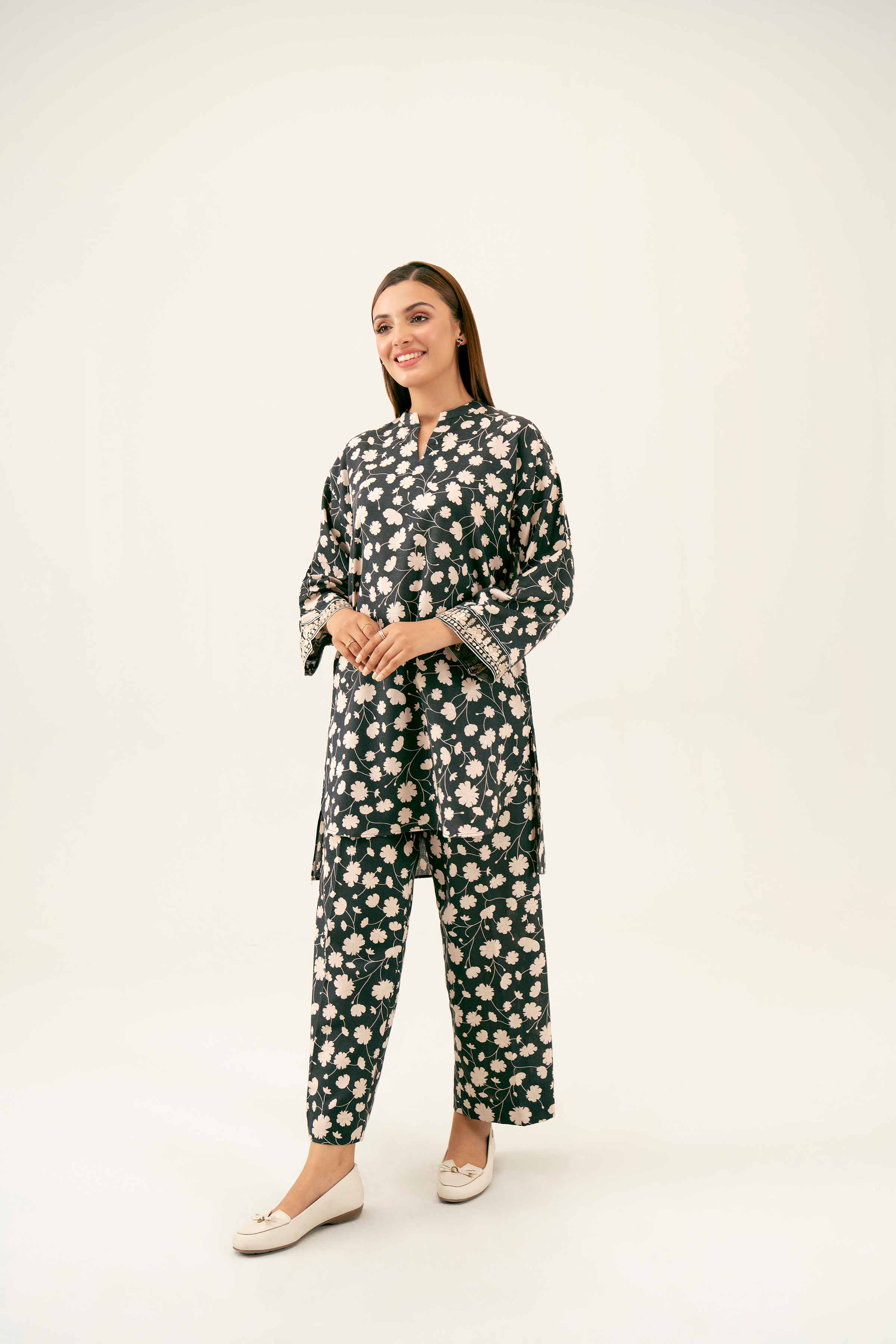 2 Piece - Printed Embroidered Suit - PW24-271 - Image 4