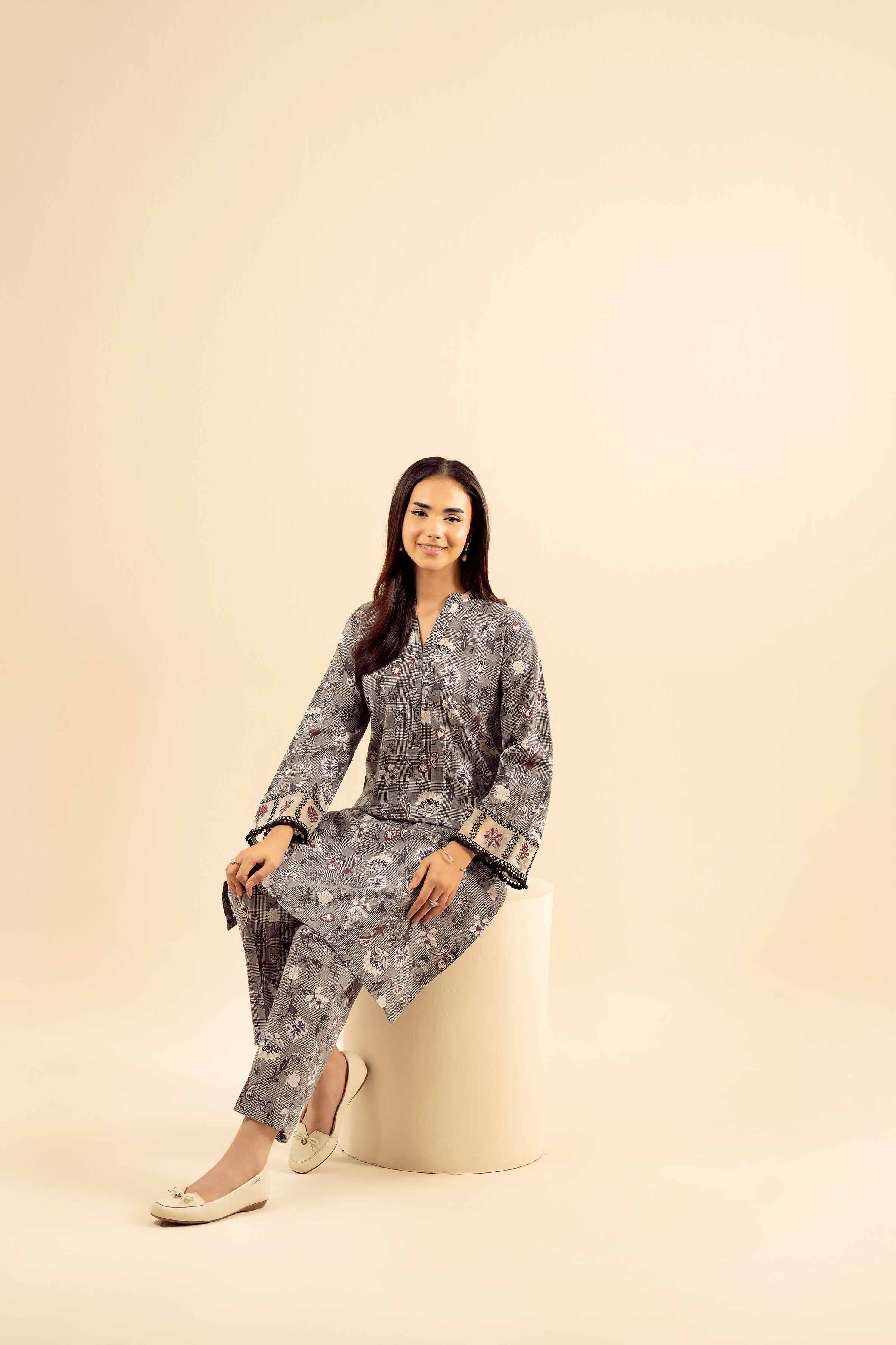 2 Piece - Printed Embroidered Suit - PW25-201 - Image 5