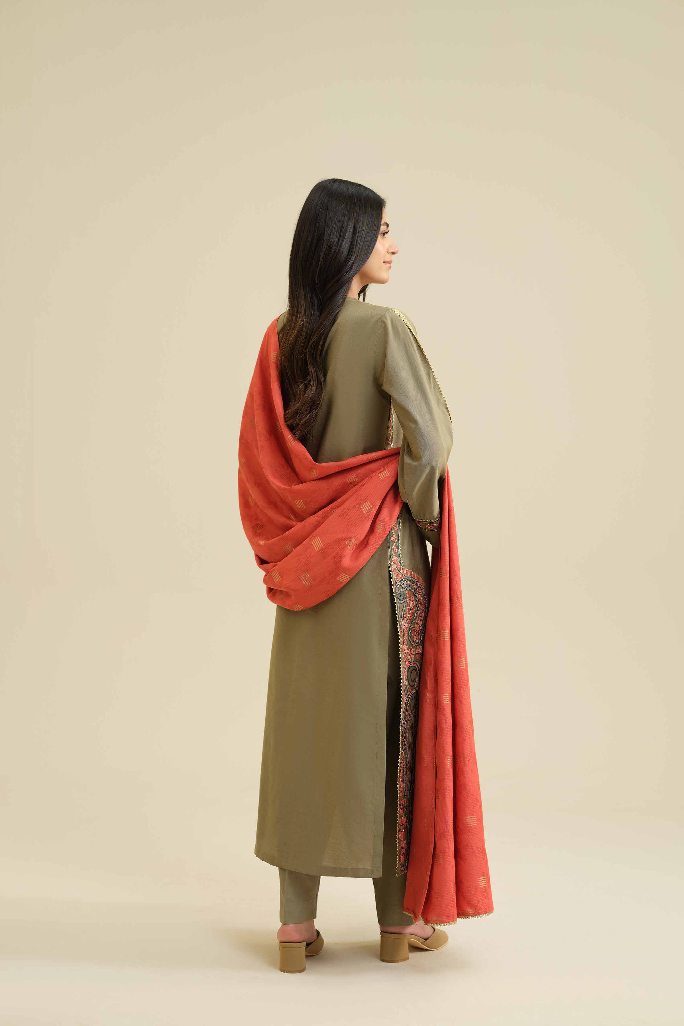 3 Piece - Embroidered Suit - PW25-400 - Image 3