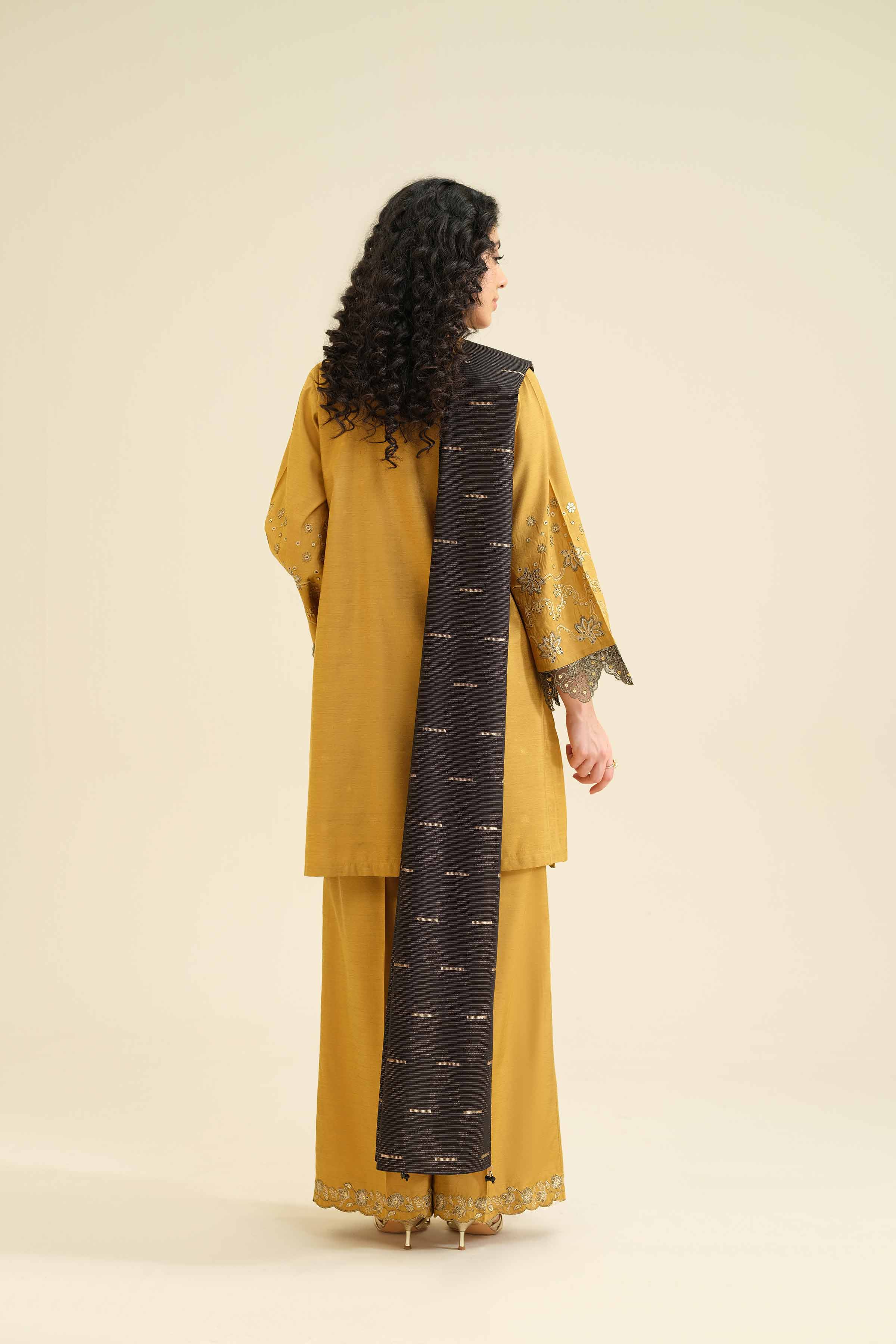 3 Piece - Embroidered Suit - PW25-401 - Image 3