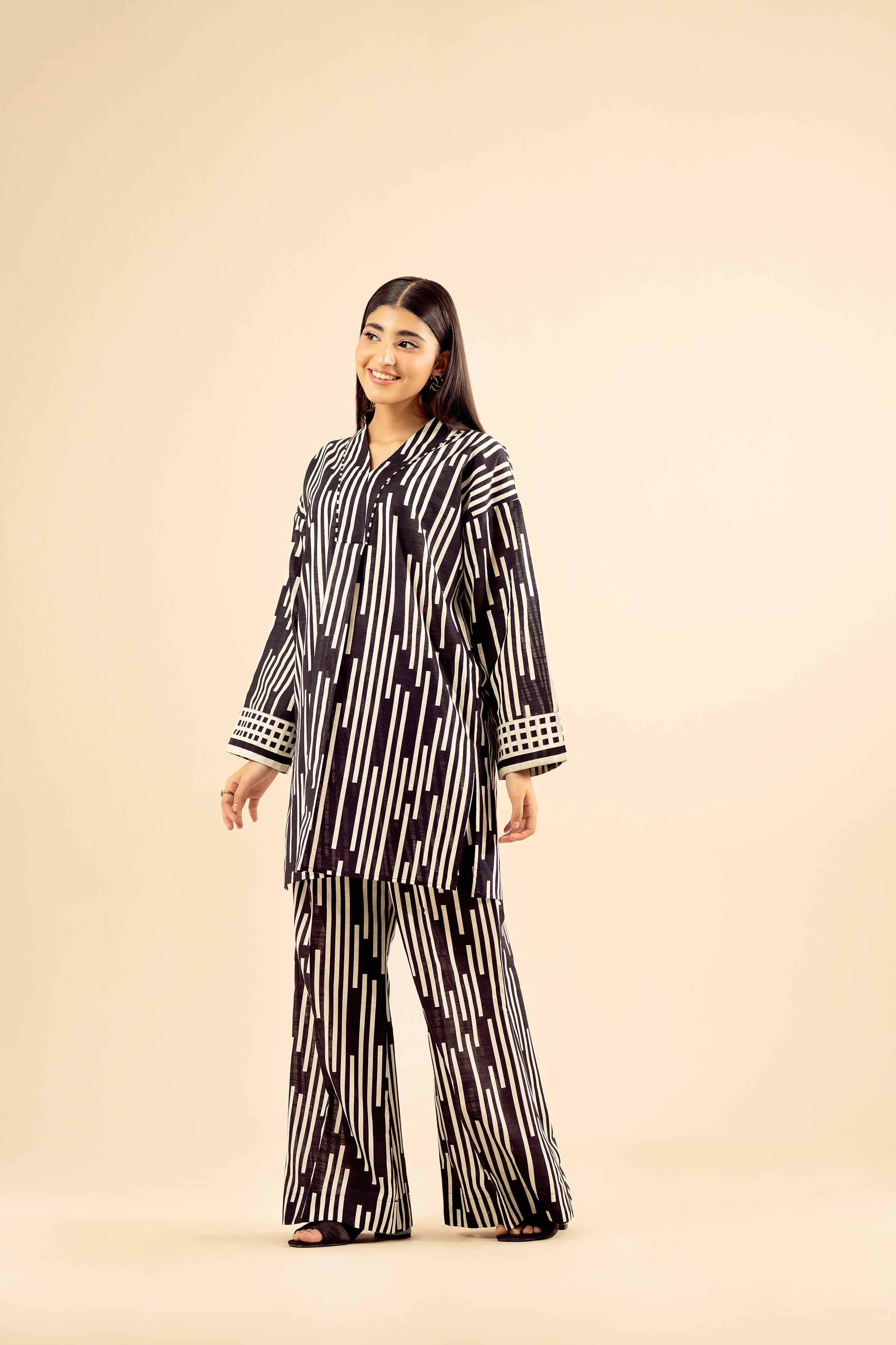 2 Piece - Printed Suit - PW25-70 - Image 4